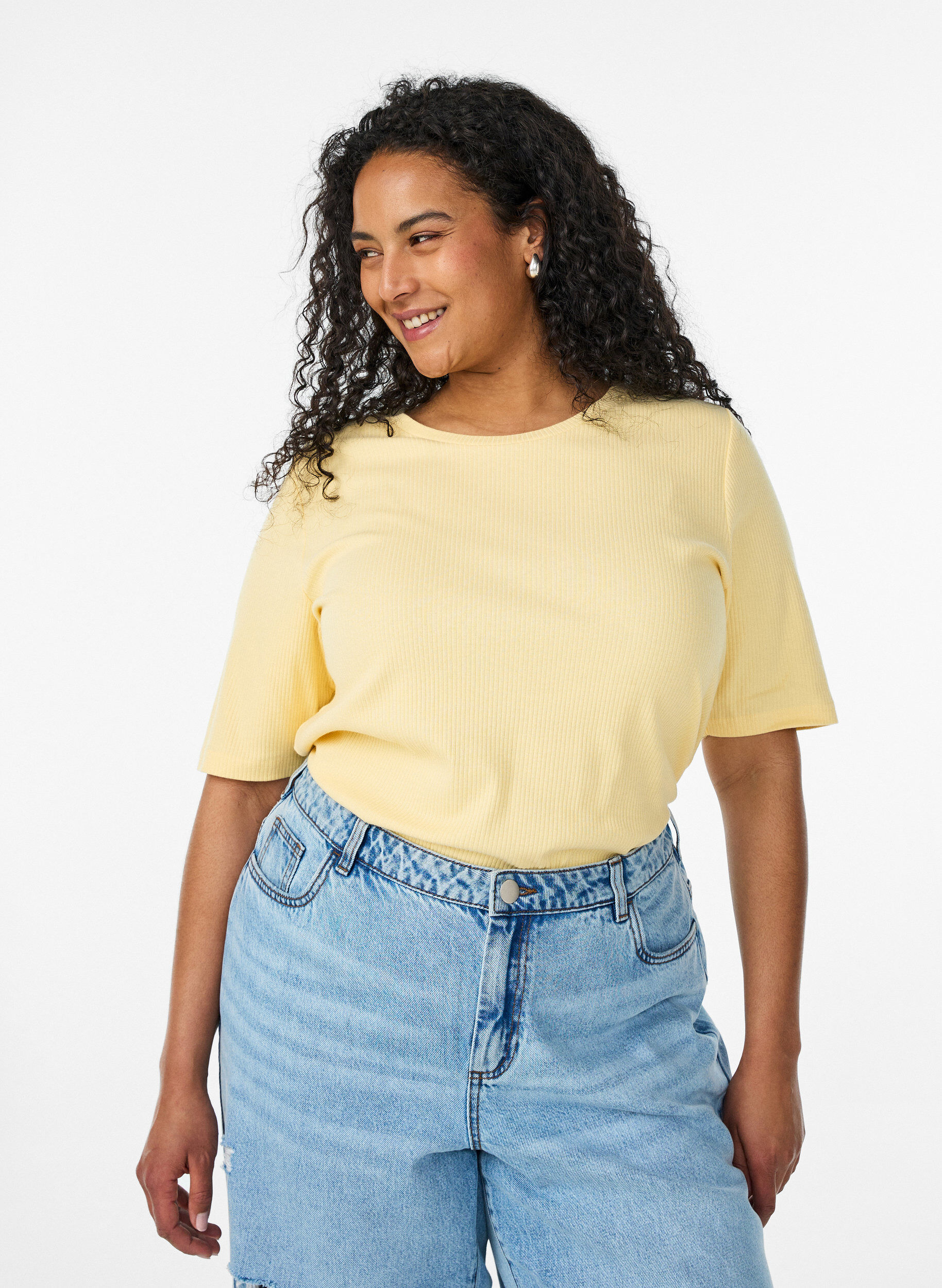 ZizziBluse aus geripptem Jersey mit kurzen &Auml;rmeln, Gelb, Model image number 0