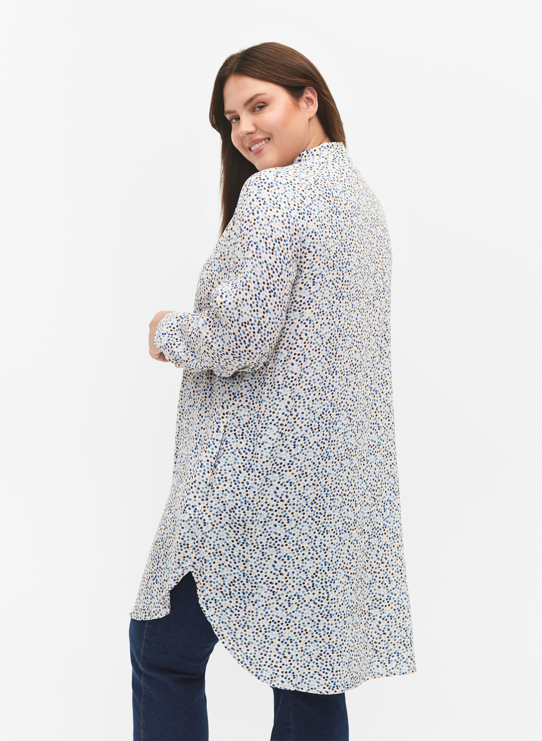 Zizzi Gepunktetes Kleid aus Viskose mit Kn&ouml;pfen, Blue Dot AOP, Model image number 1