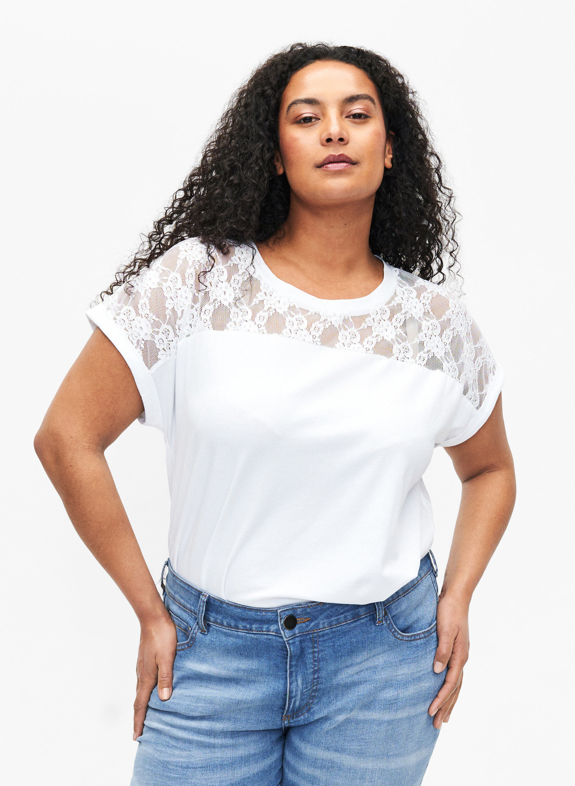 Zizzi Kurz&auml;rmliges Baumwoll-T-Shirt mit Spitze, Bright White, Model image number 0