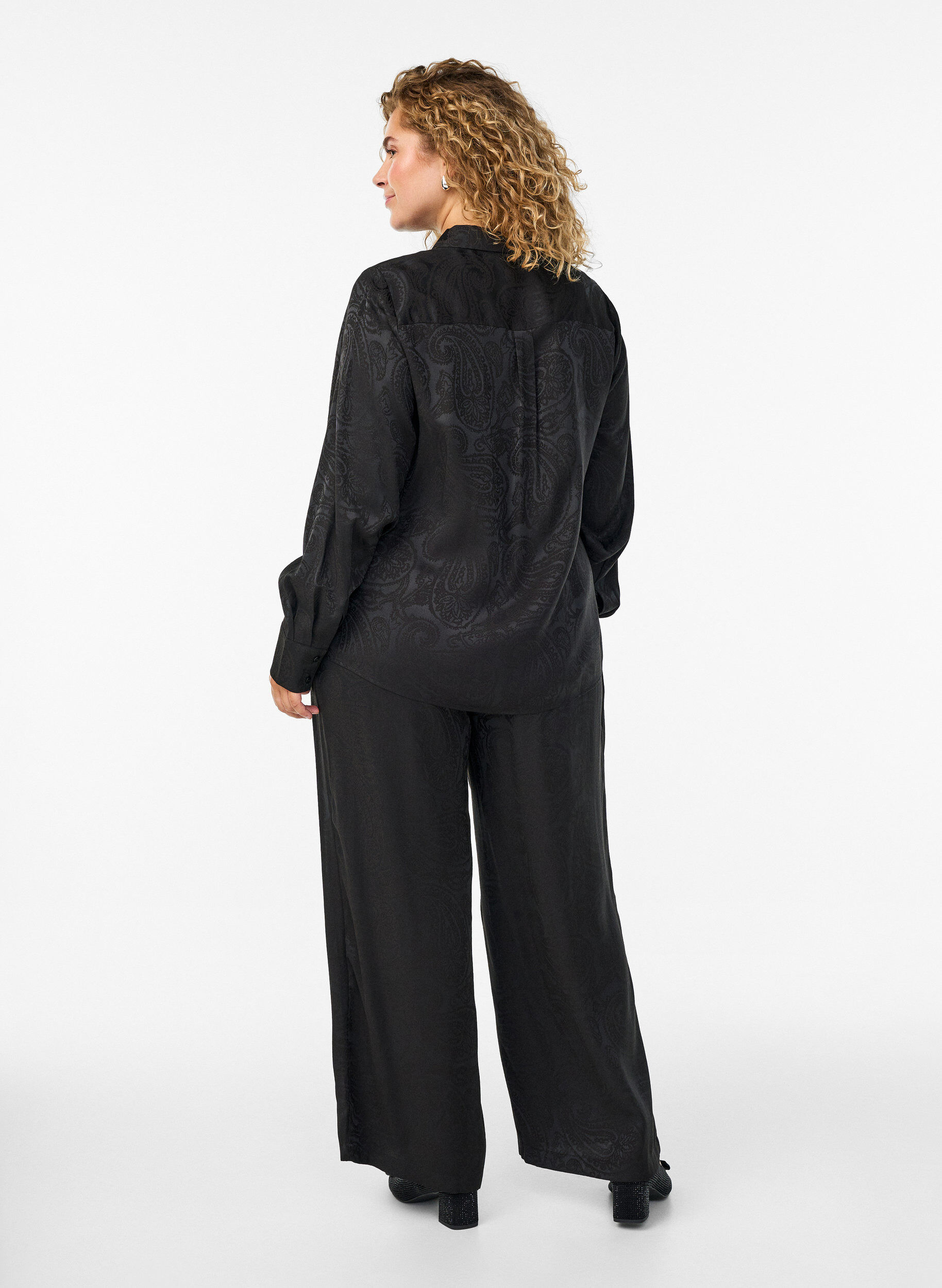 ZizziWeite Hose mit Paisleymuster und hoher Taille, Schwarz, Model image number 1