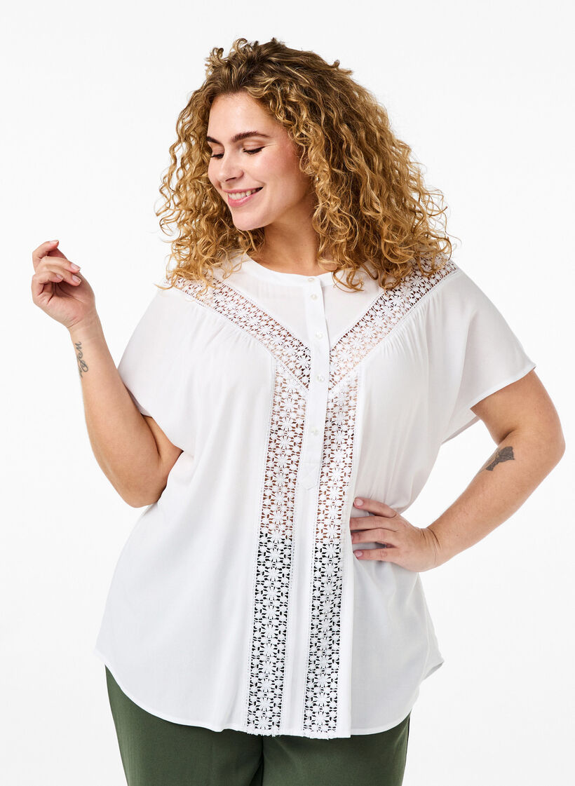  Viskosebluse mit Spitzenbesatz, Bright White, Model image number 0