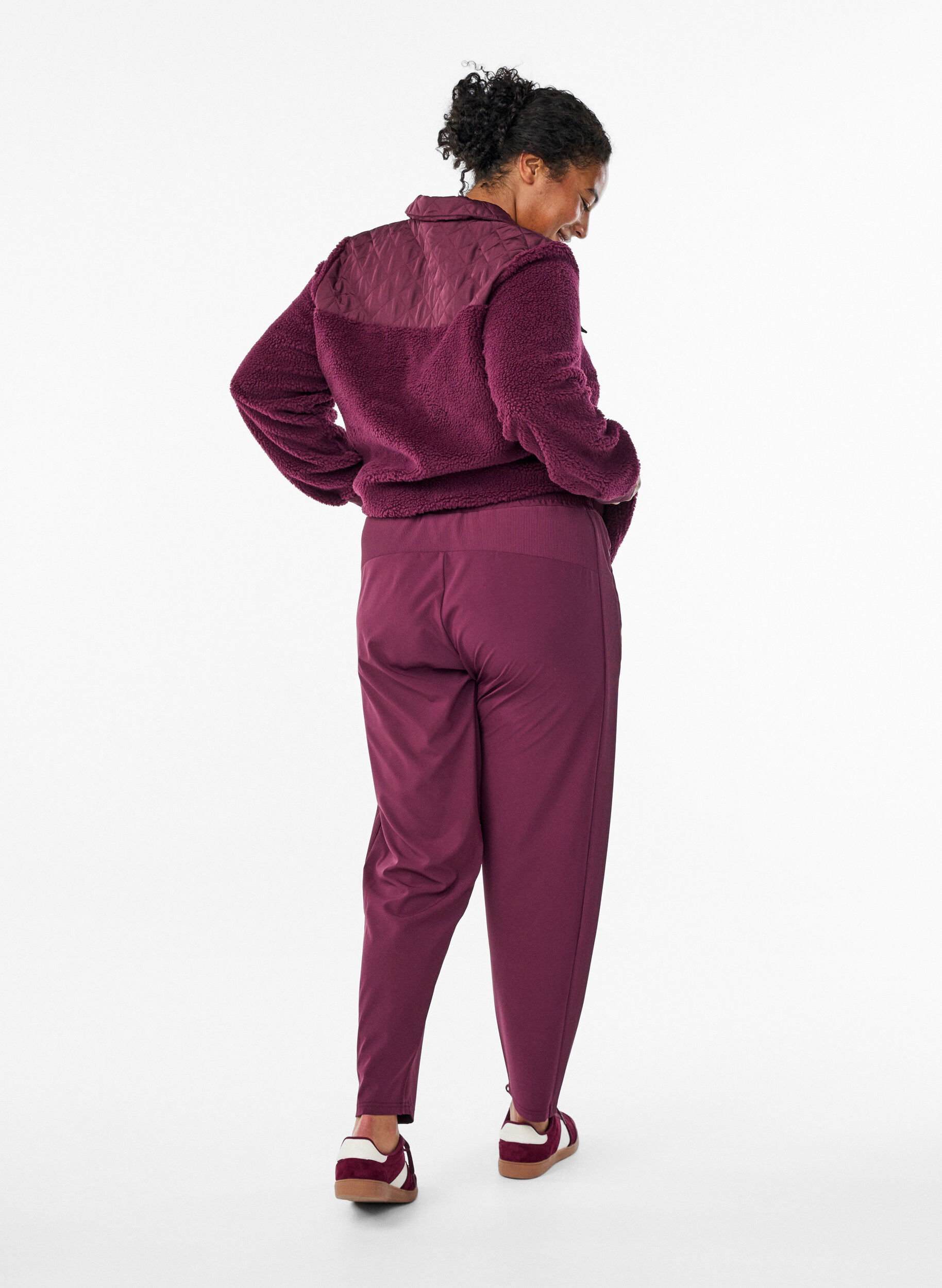 Zizzi Leichte Trainingshose mit Taschen, Rot, Model image number 1