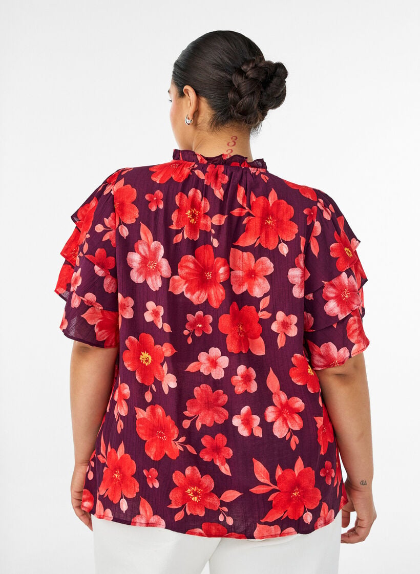 Gebl&uuml;mte Bluse aus Viskose mit R&uuml;schen&auml;rmeln, Lila, Model image number 2