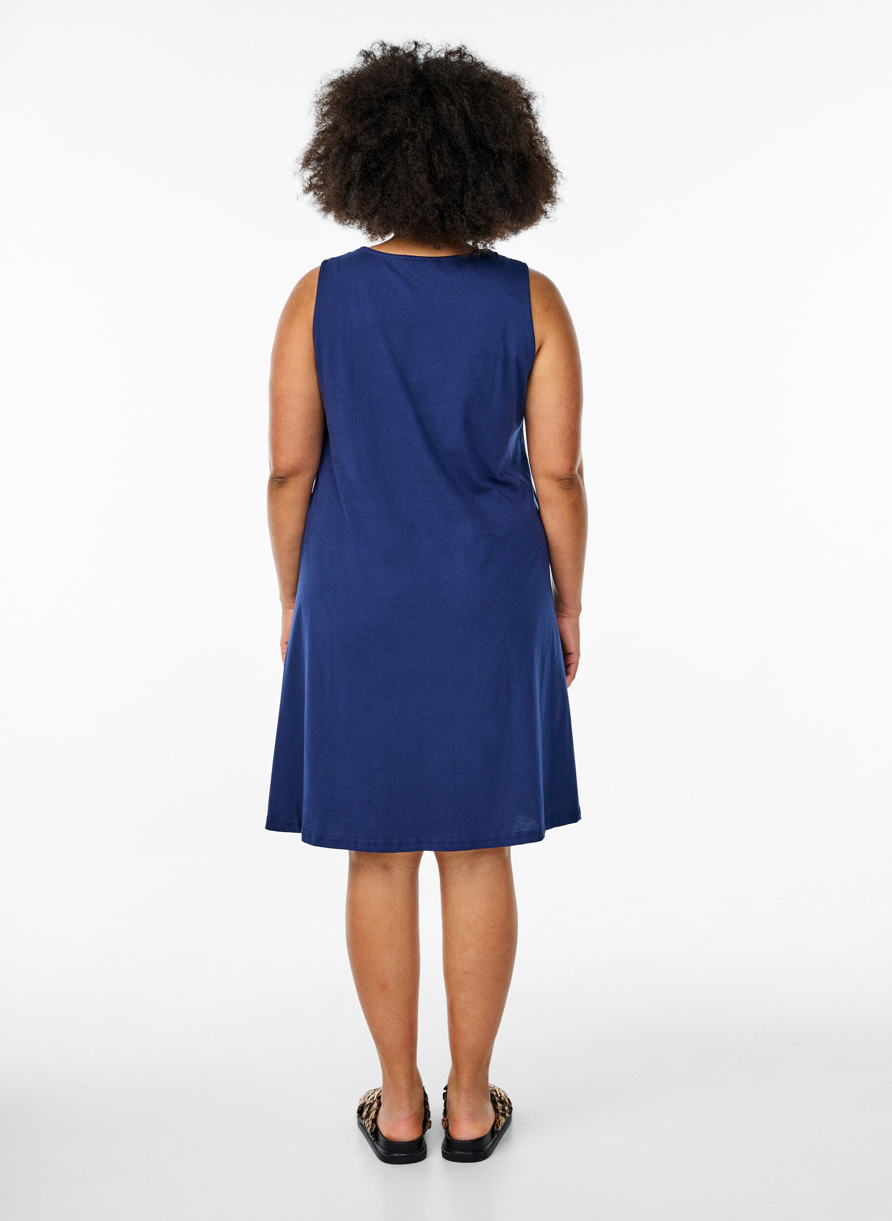 Zizzi&Auml;rmelloses Kleid in A-Linie, Blau, Model image number 2