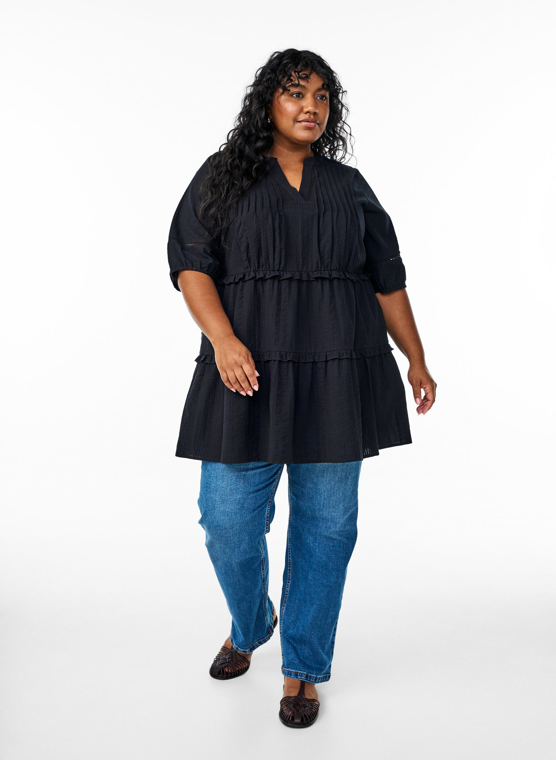 Zizzi A-f&ouml;rmige Tunika mit R&uuml;schen., Schwarz, Model image number 1