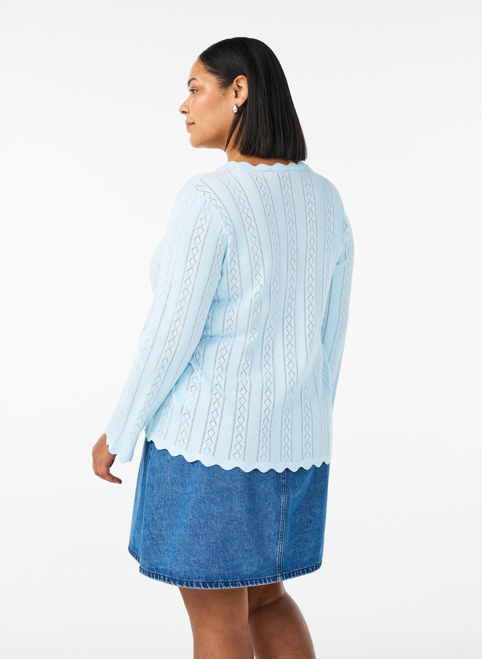 ZizziStrickjacke mit Lochstickerei und gewellten Kanten, Blau, Model image number 2