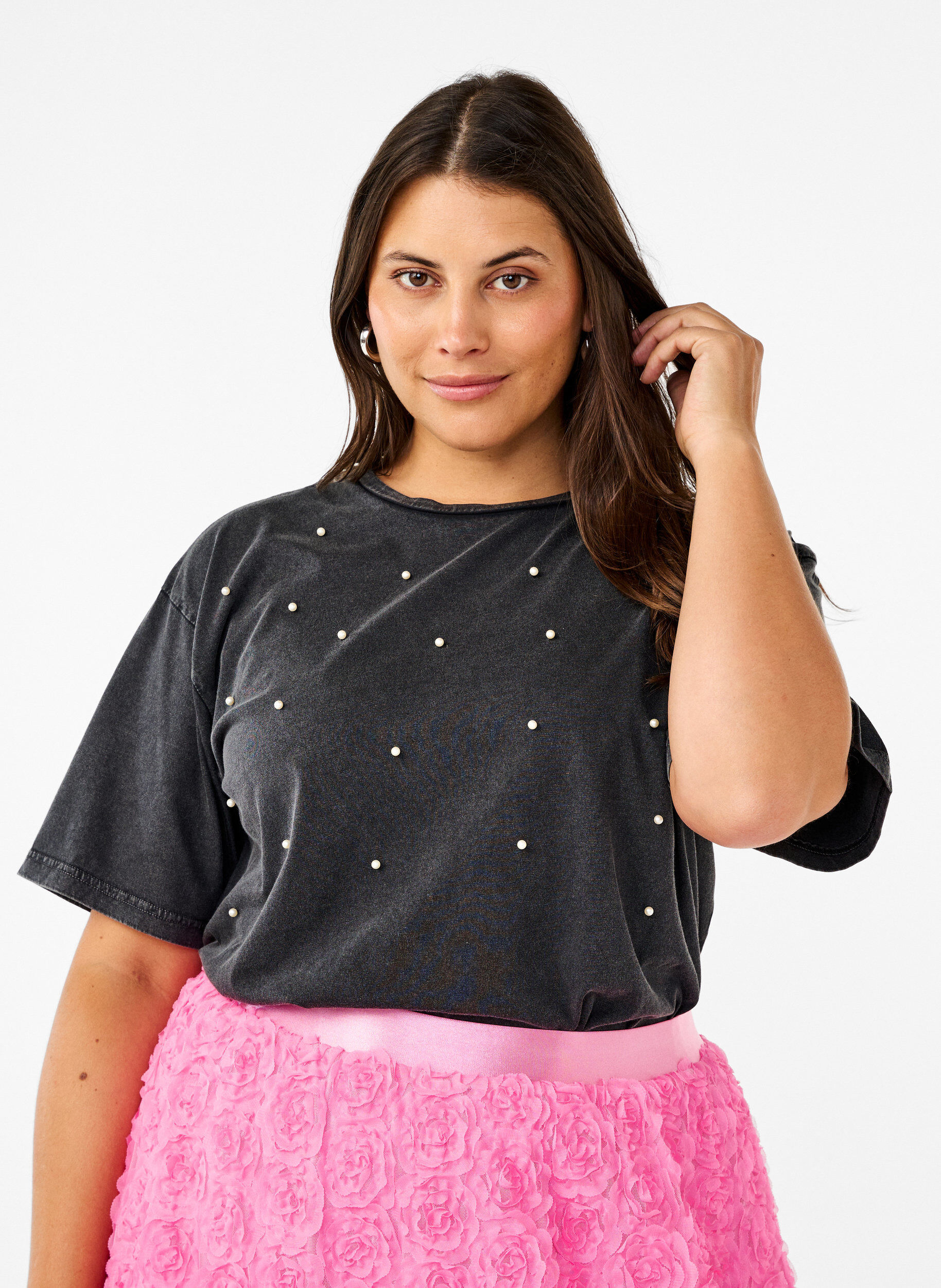 Zizzi T-Shirt mit Perlen, Grey washed, Model image number 0