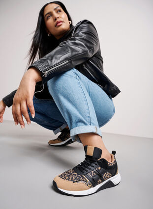 Weite Passform Sneakers mit Leopardendruck - Braun - Weite M - Zizzi