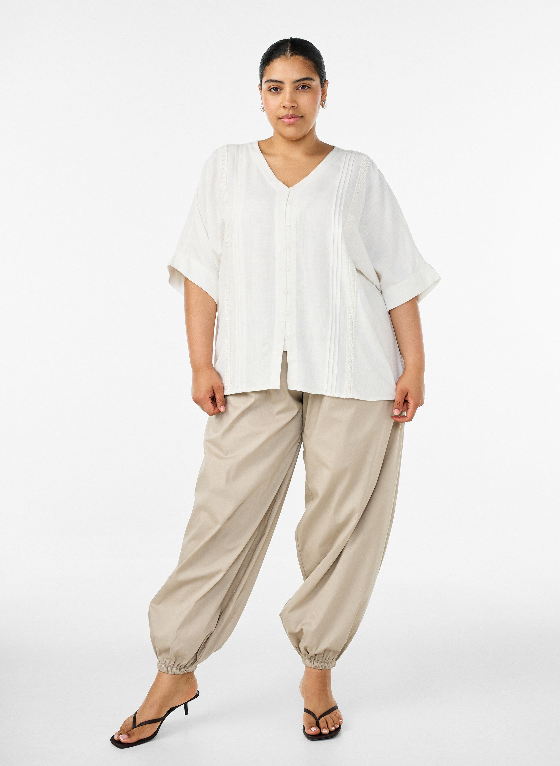 ZizziViskosebluse mit Crochet-Besatz und Kn&ouml;pfen, Vanille, Model image number 1