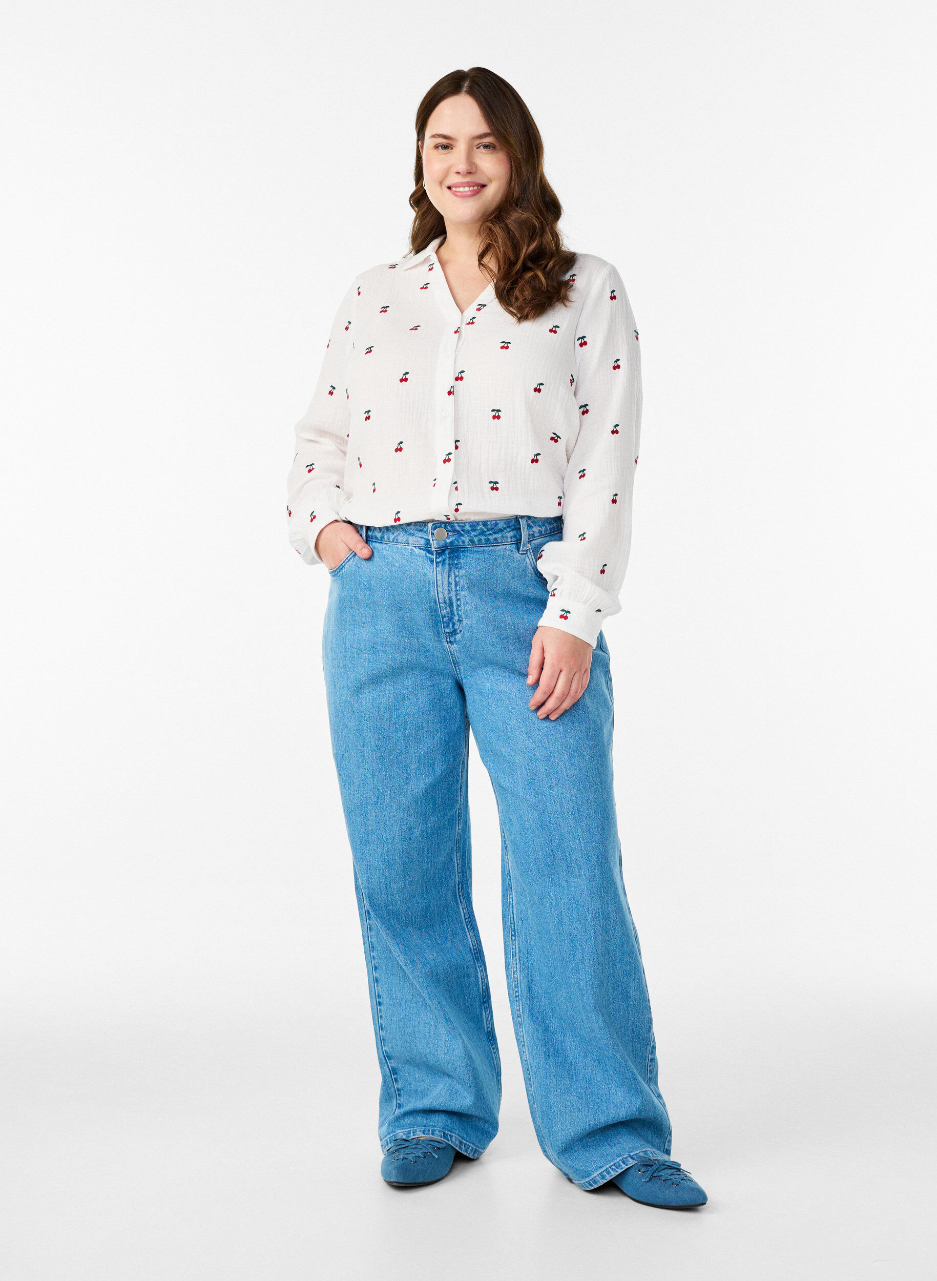 Zizzi Lang&auml;rmelige Bluse aus Baumwoll-Musselin mit bestickten Motiven, Vanille, Model image number 1