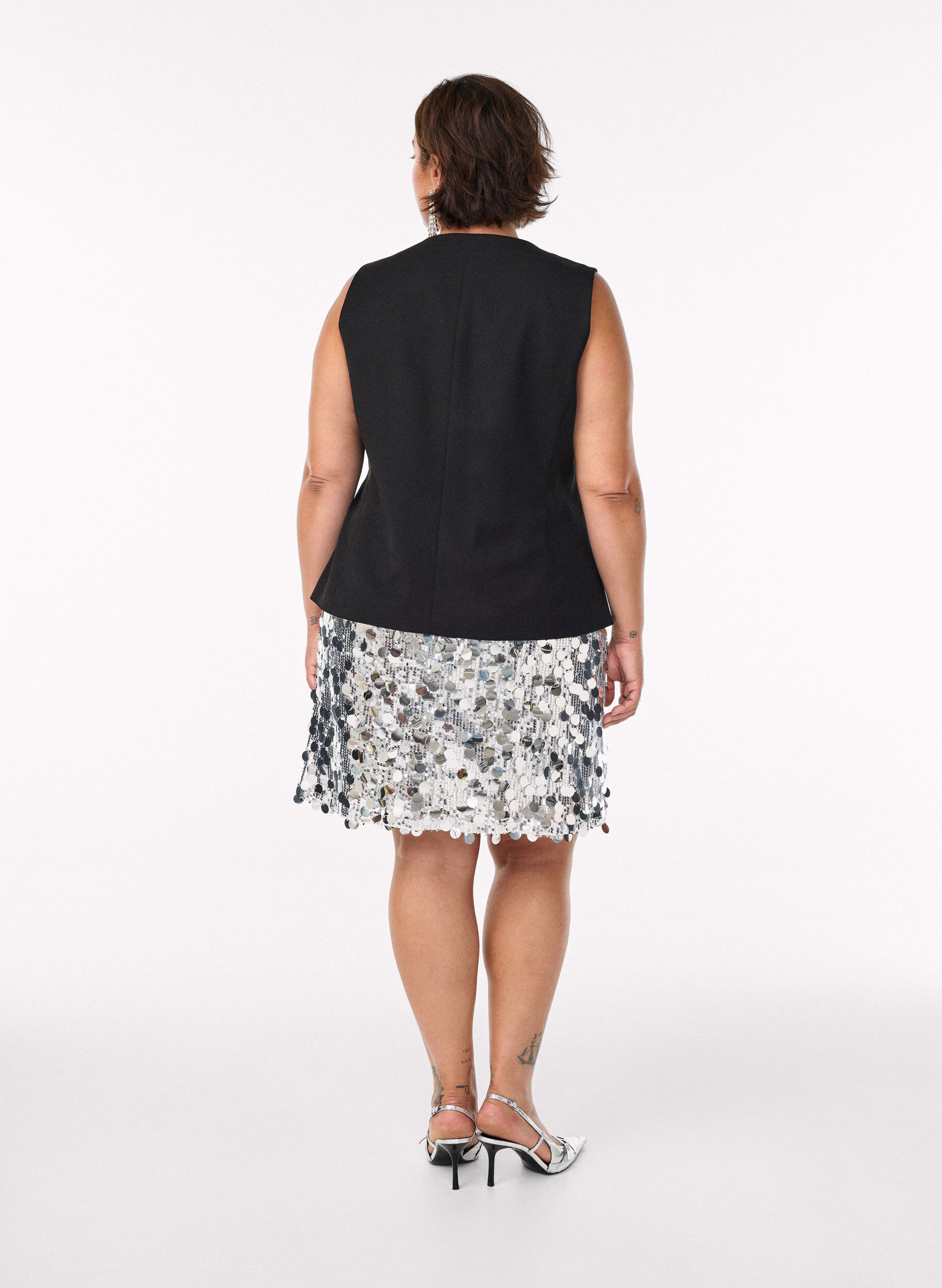 Zizzi Weste mit Knopfverschluss, Schwarz, Model image number 2