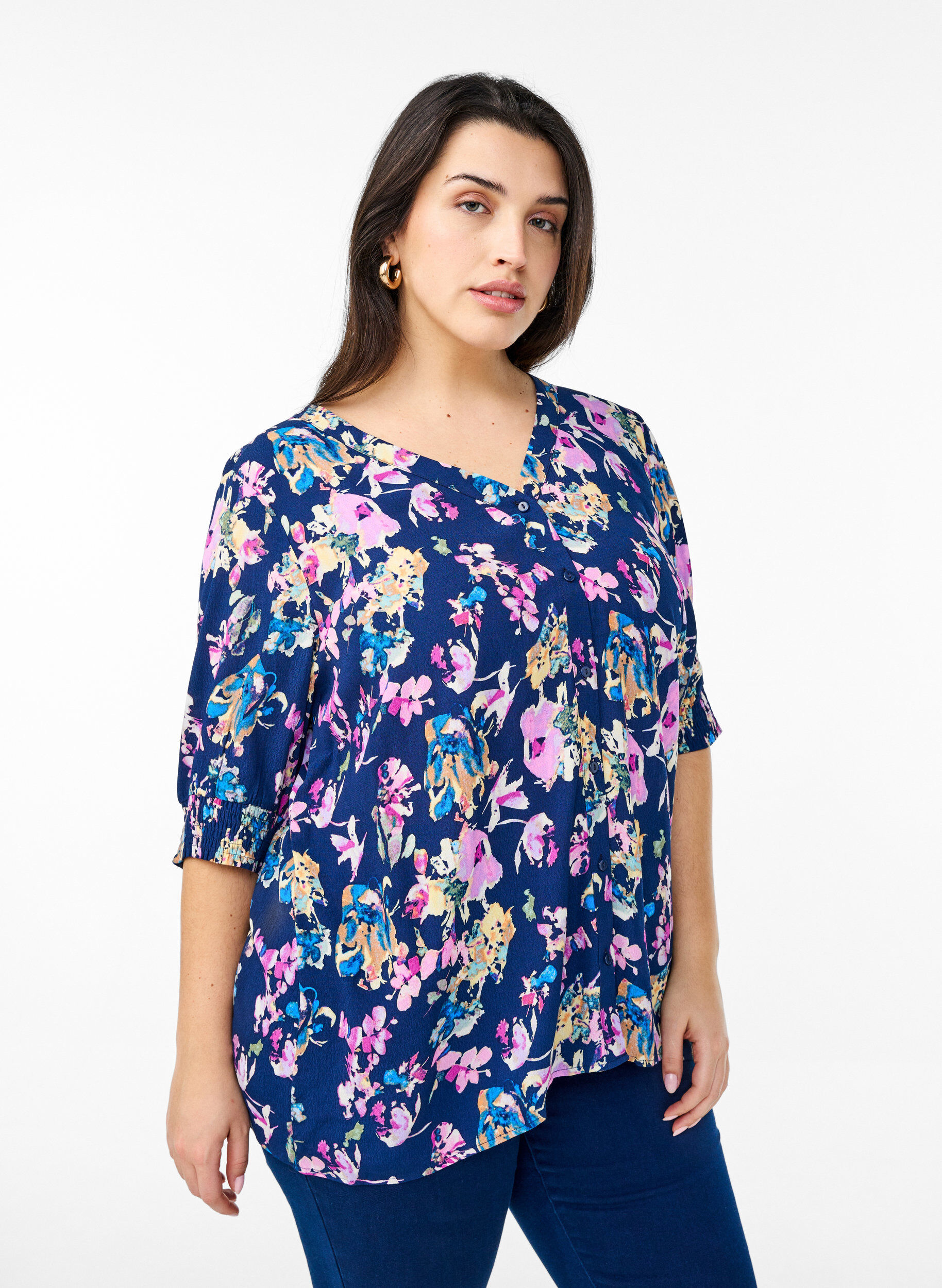 Kurz&auml;rmelige Bluse aus Viskose, Blau, Model