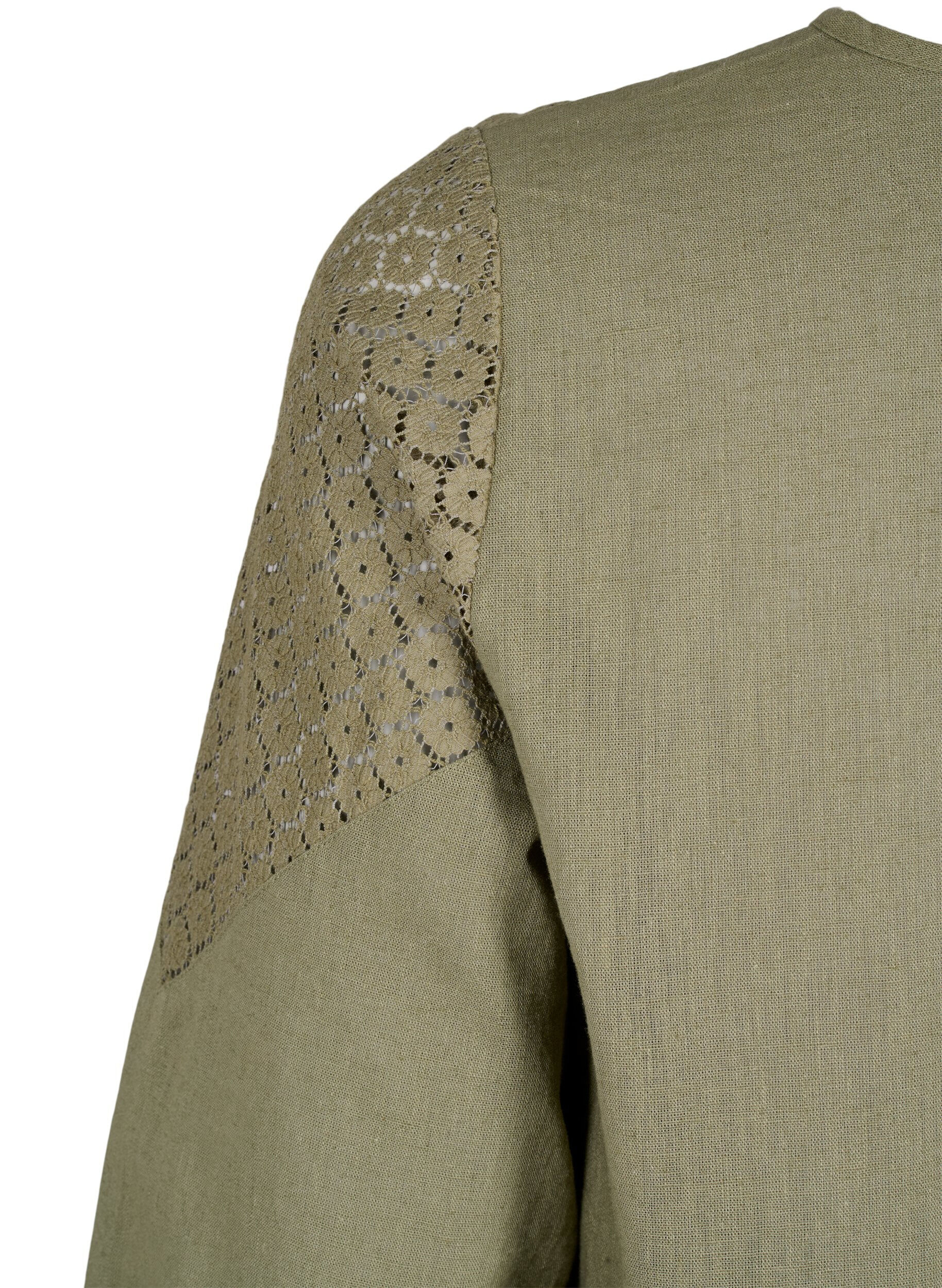 Zizzi Bluse aus Baumwollmischung mit Leinen und H&auml;keldetails, Deep Lichen Green, Packshot image number 3