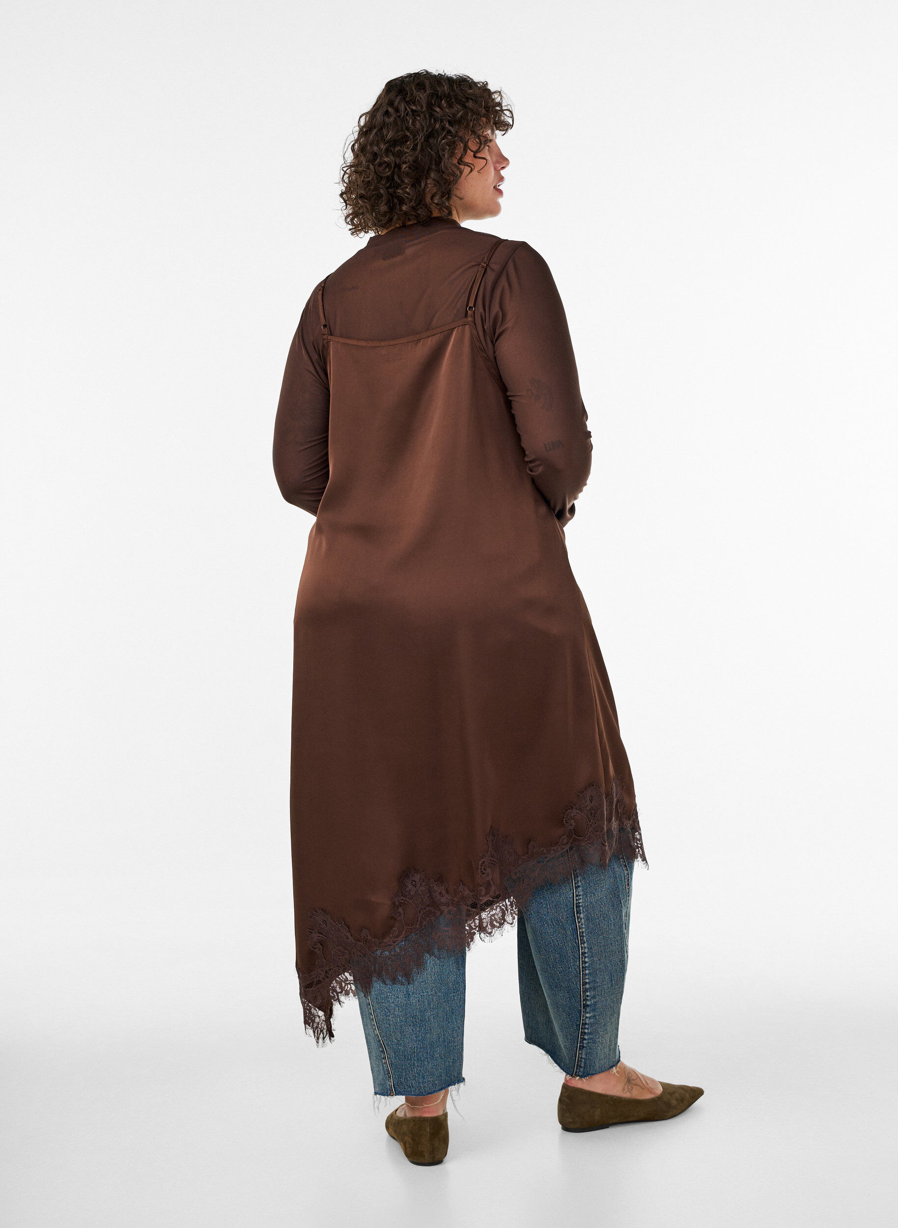 ZizziKleid aus Satin mit Spitze und asymmetrischem Saum, Braun, Model image number 2