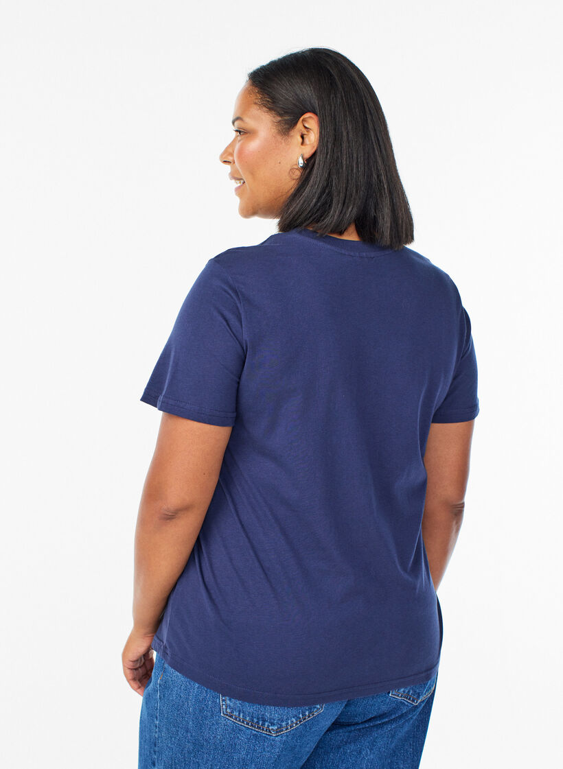 Basic T-Shirt aus Baumwolle mit Rundhalsausschnitt, Blau, Model image number 2