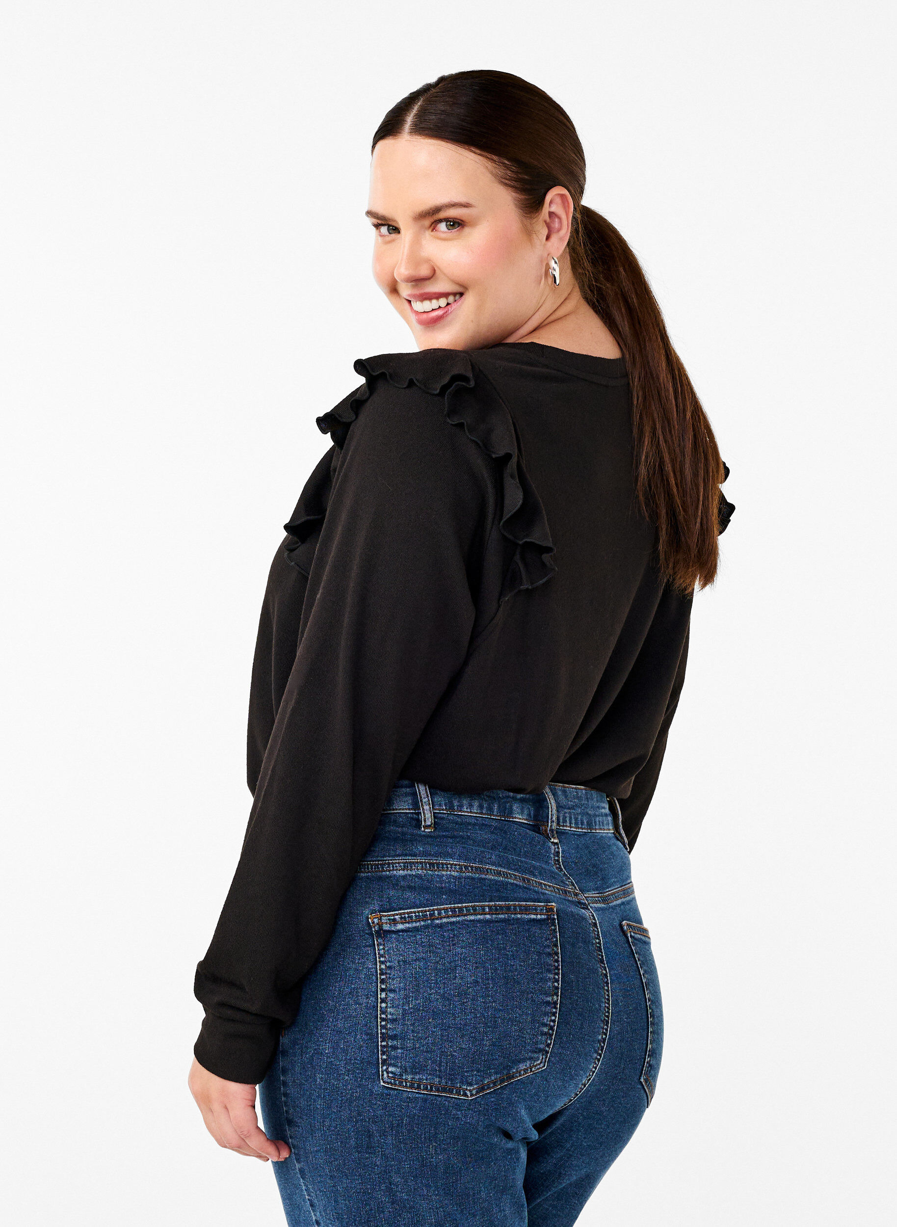 Zizzi  Lang&auml;rmelige Bluse mit R&uuml;schendetails, Black, Model image number 1