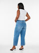Kurze Kiana Jeans mit gerader Passform und Knopfdetails, Blau, Model image number 1