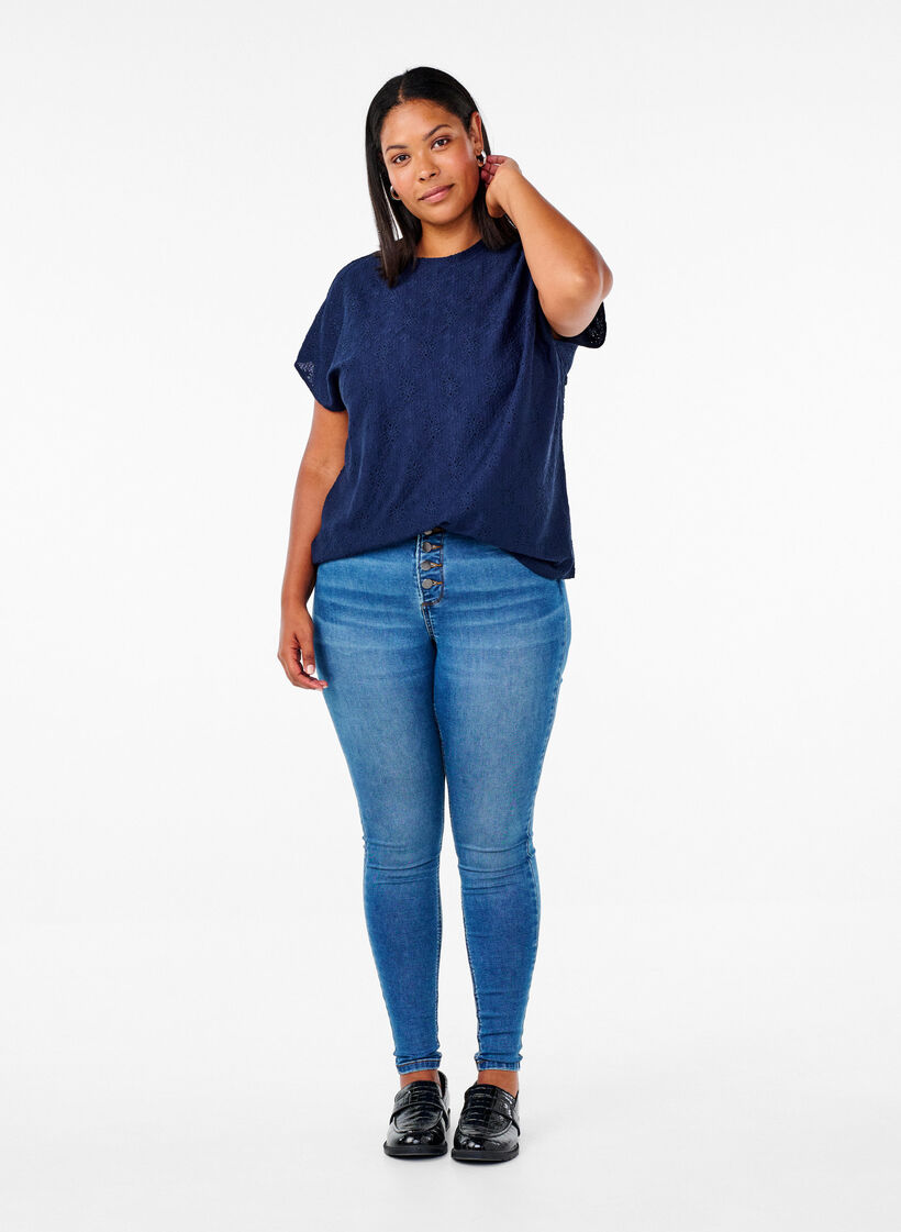 Bluse mit kurzen Ärmeln und floralen Stickereien, Naval Academy, Model image number 2