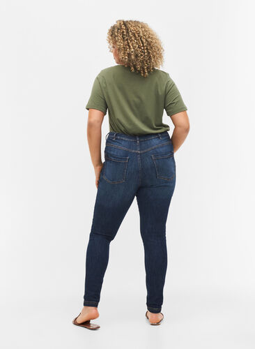 Super Slim Amy Jeans mit hoher Taille, Dark blue, Model image number 0