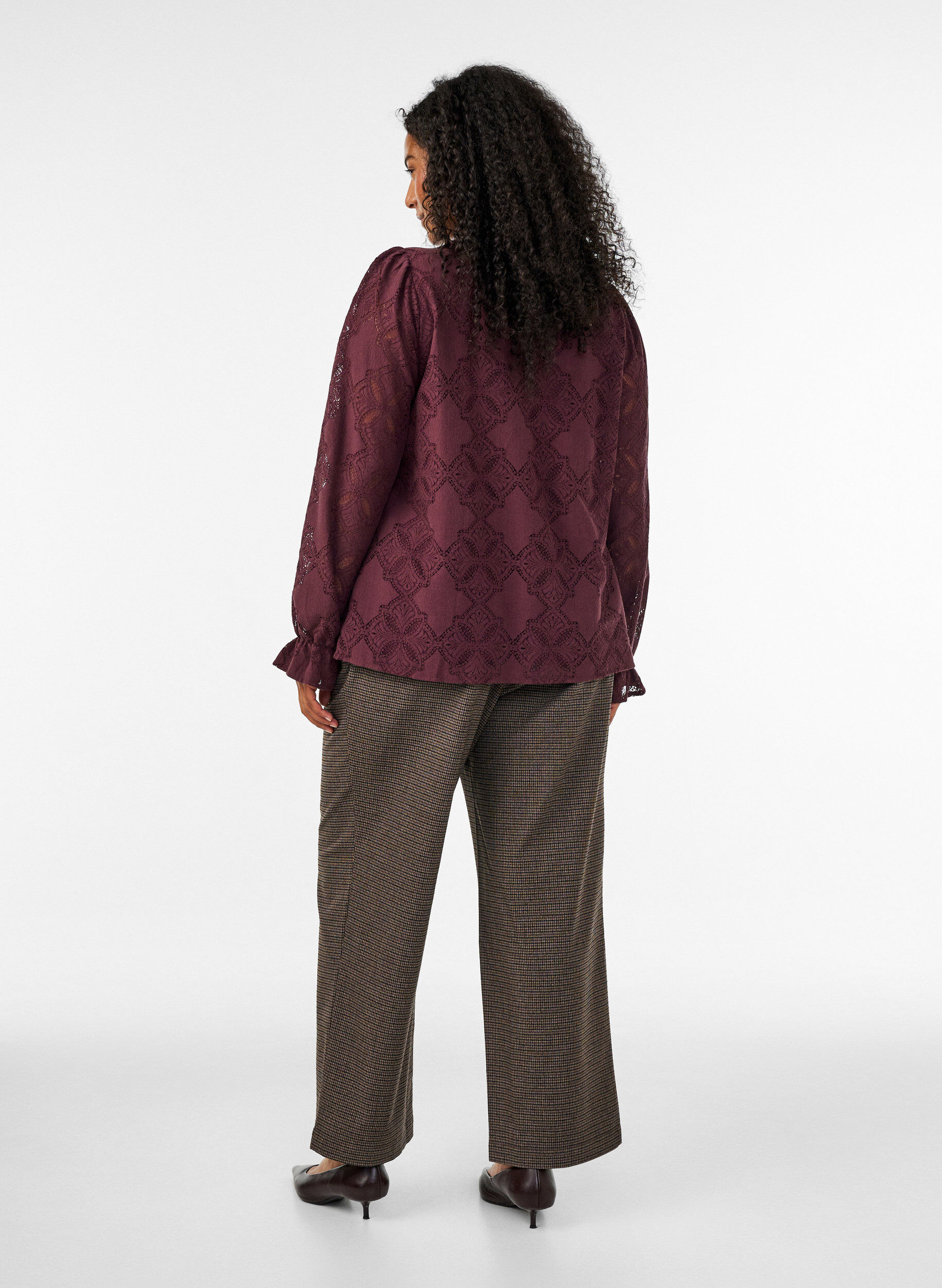 ZizziHose mit kleinem Karomuster und geradem Bein, Braun, Model image number 1
