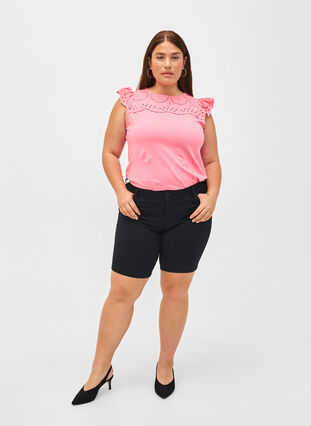 T-Shirt aus Bio-Baumwolle mit Lochstickerei, Strawberry Pink , Model image number 2
