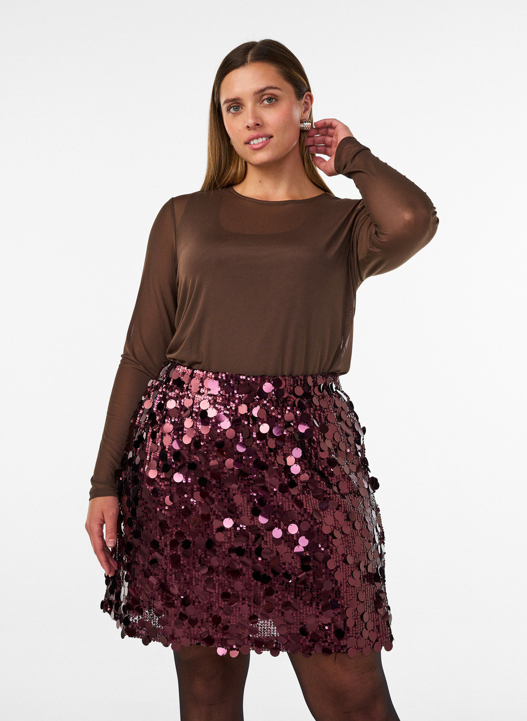 Kurzer Paillettenrock mit Gummibund, Dunkles Bordeaux, Model