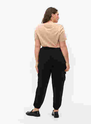 Lockere Hose aus Viskose mit großen Taschen, Black, Model image number 1