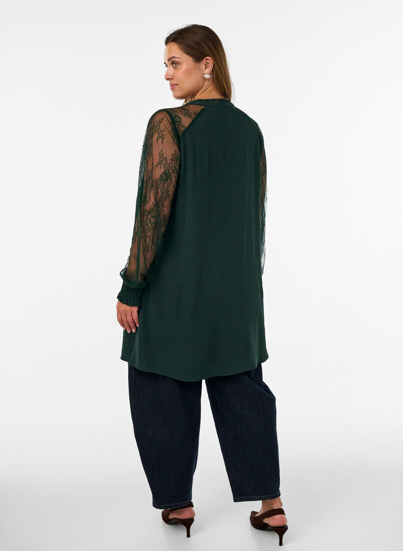 Tunika mit transparenten &Auml;rmeln aus Spitze, Gr&uuml;n, Model image number 2