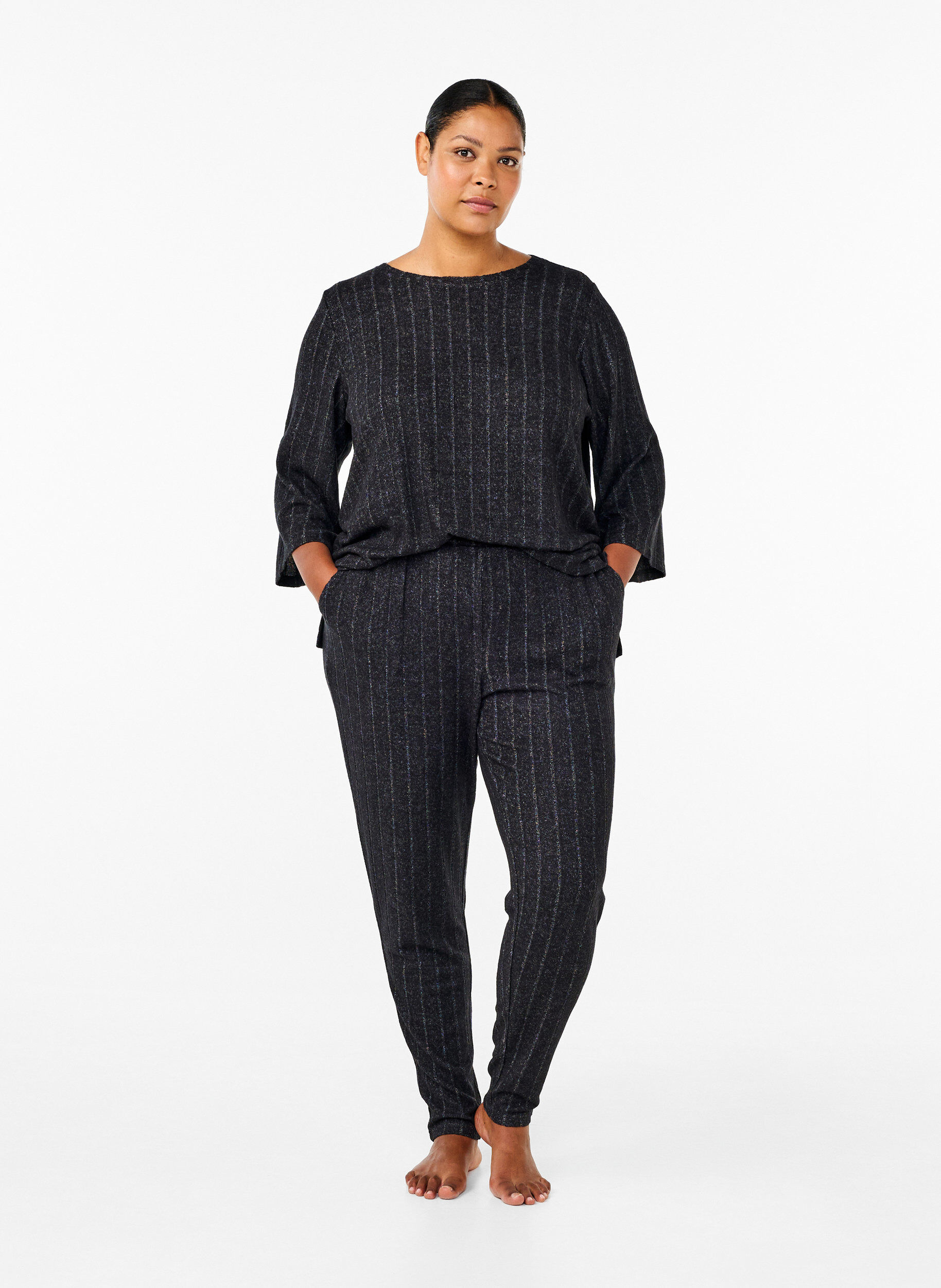 Zizzi Lockere Bluse mit 3/4-&Auml;rmeln, Schwarz, Model image number 1