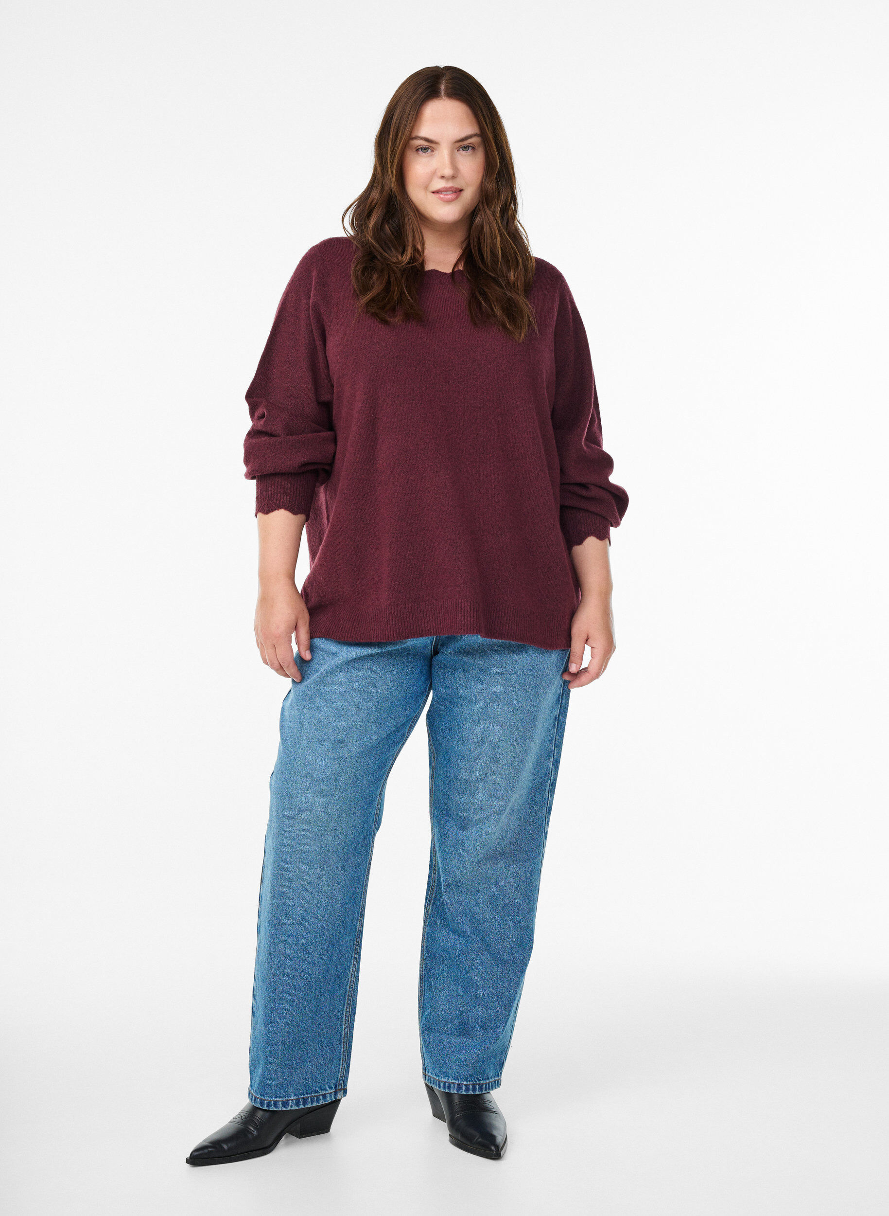 Zizzi Strickbluse mit Wellenkante, Dunkles Bordeaux, Model image number 1