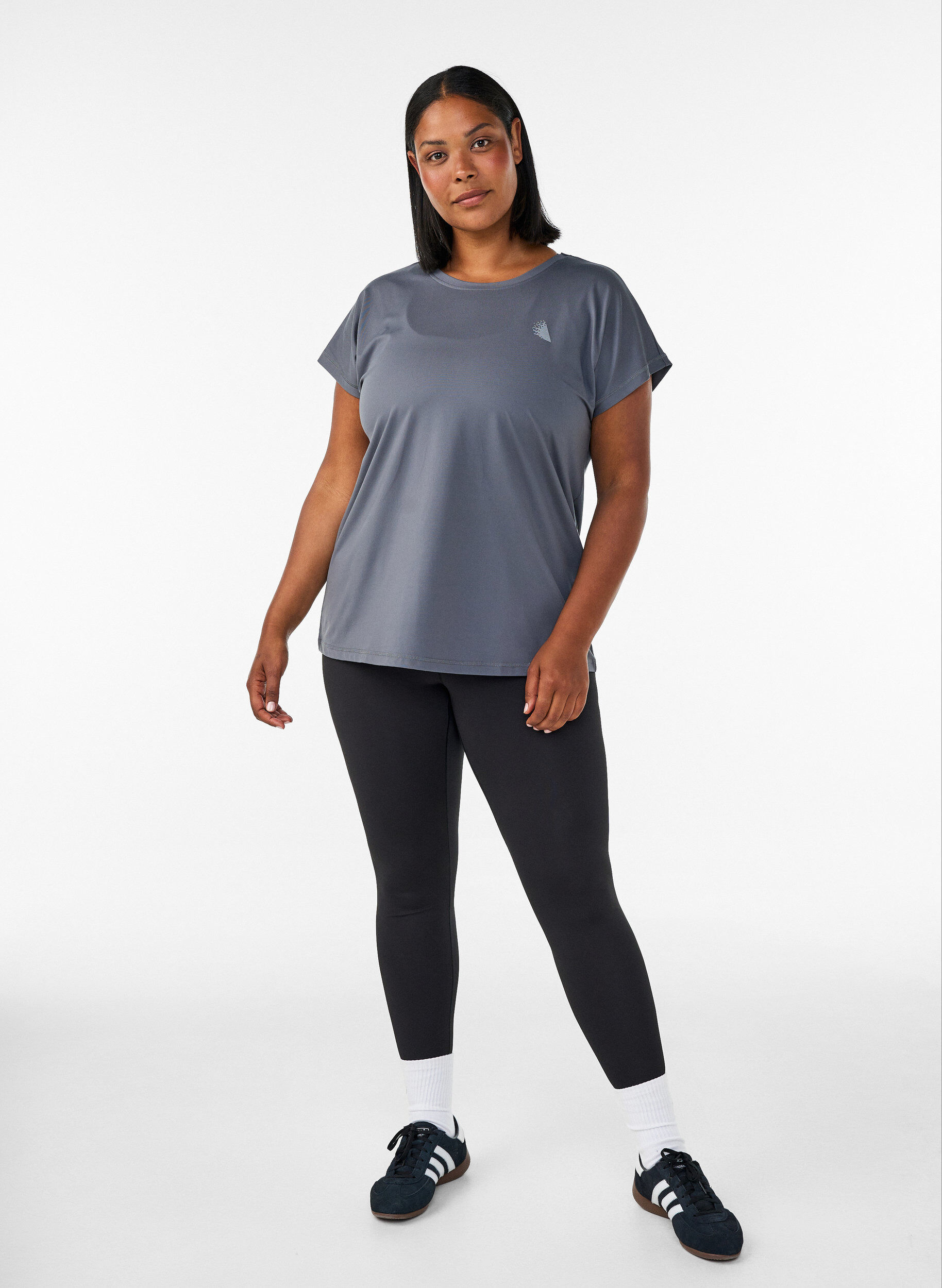 ZizziEinfarbiges Trainings-T-Shirt, Grau, Model image number 1