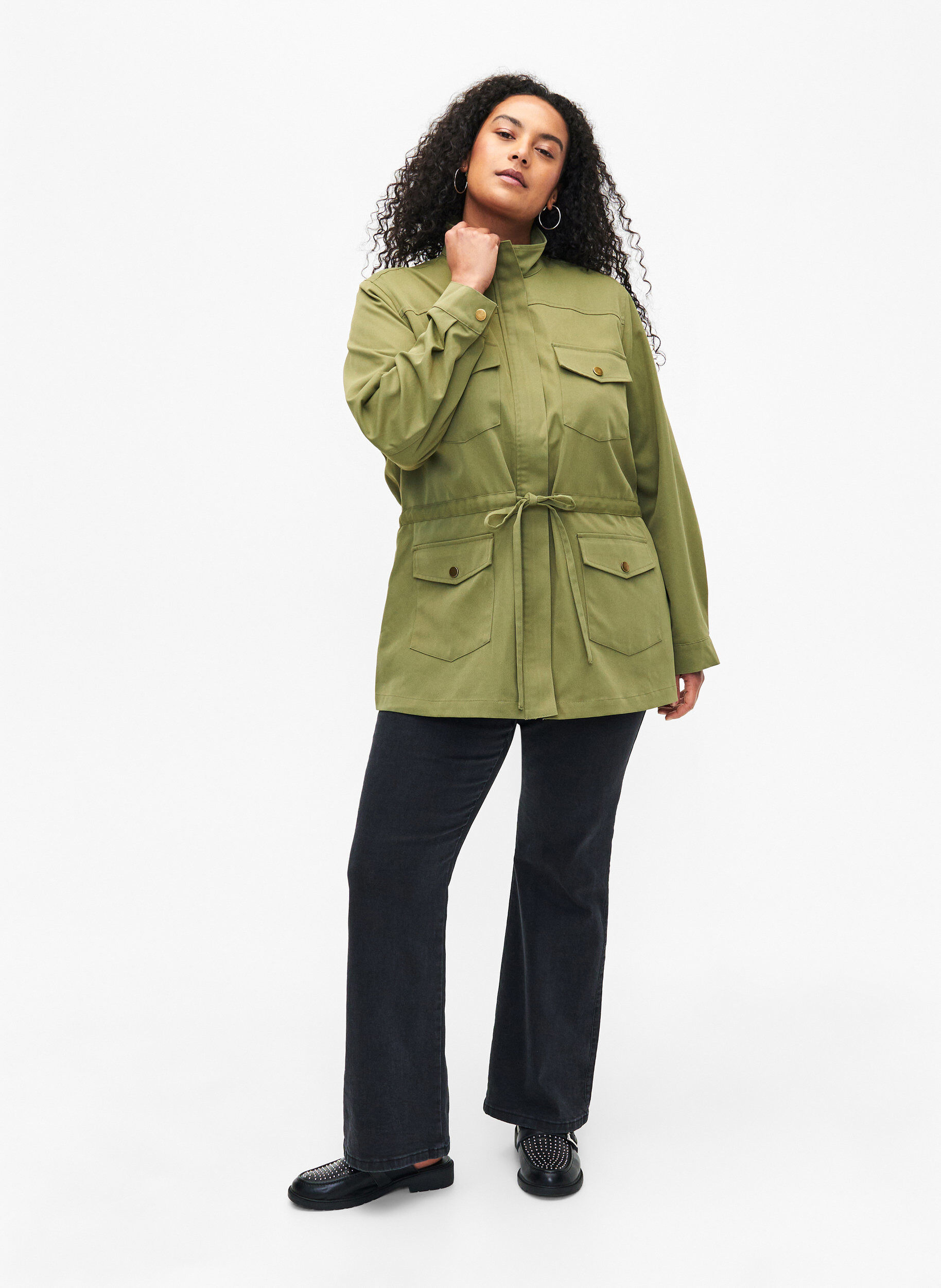 Zizzi Armee-Jacke mit Tunnelzug am Bund, Aloe, Model image number 2