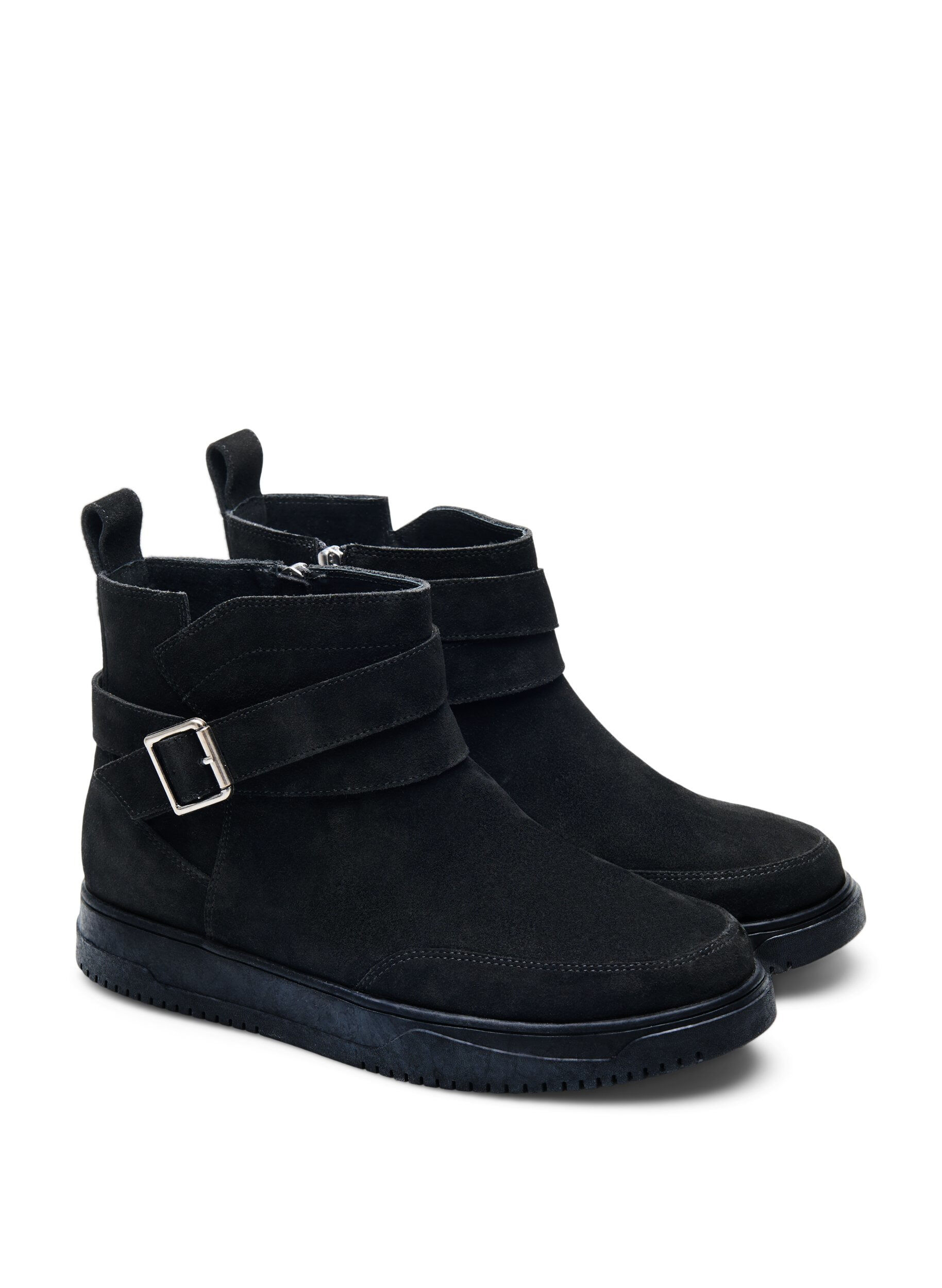 Zizzi Kurzer, weit geschnittener Stiefel aus Wildleder, Black, Packshot image number 1