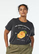 T-Shirt aus Bio-Baumwolle mit Print, Grau, Model image number 0