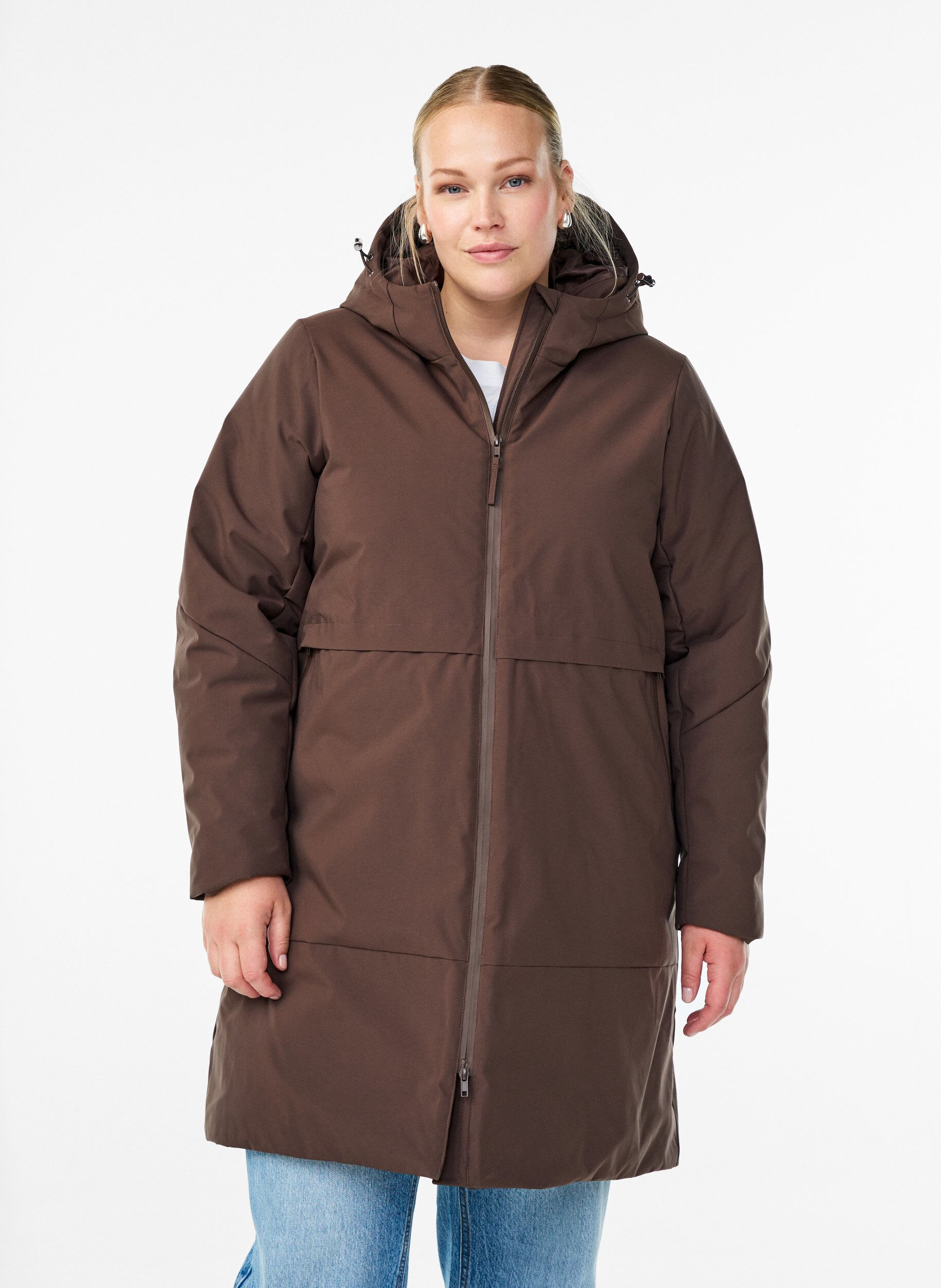 Winterjacke mit verstellbarer Taille, Braun, Model