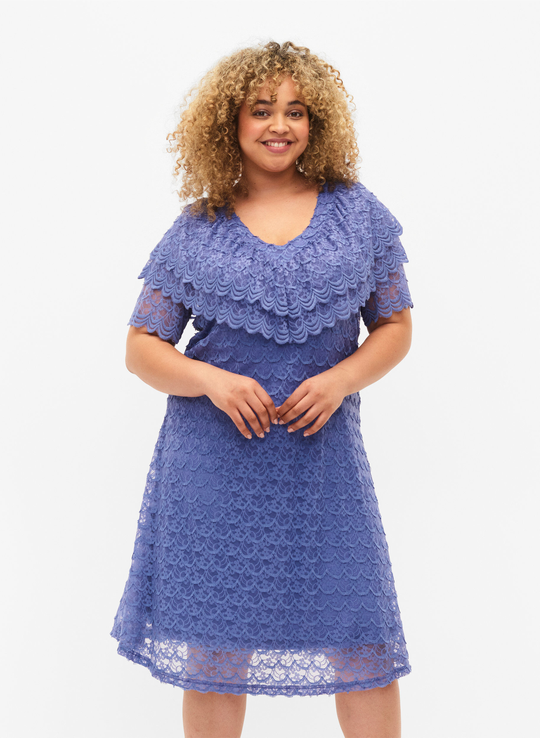 Zizzi Kurz&auml;rmeliges Kleid aus Spitze mit breiten R&uuml;schen, Lavender Violet, Model image number 0