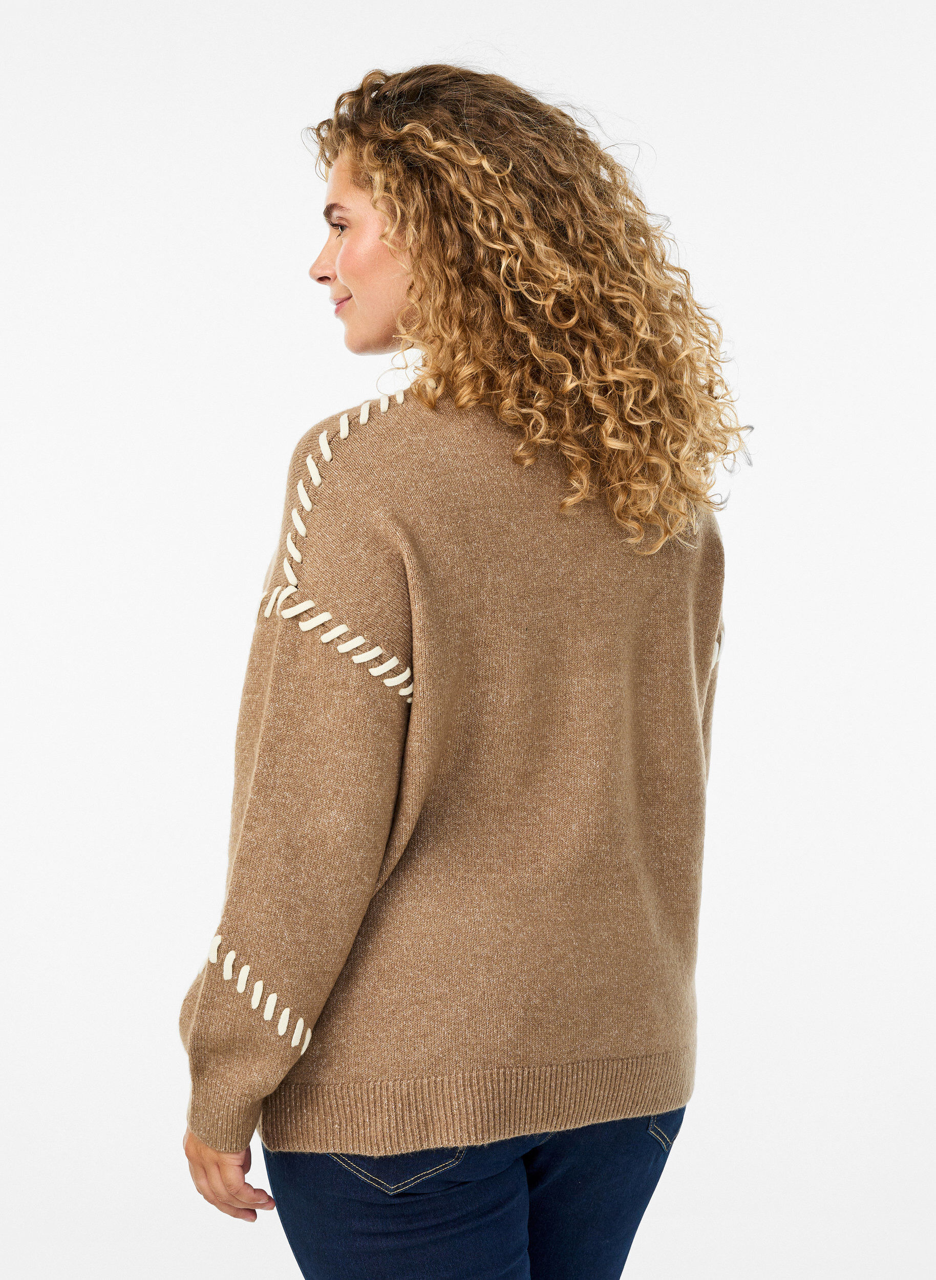 Zizzi Pullover mit Ziern&auml;hten, Braun, Model image number 2
