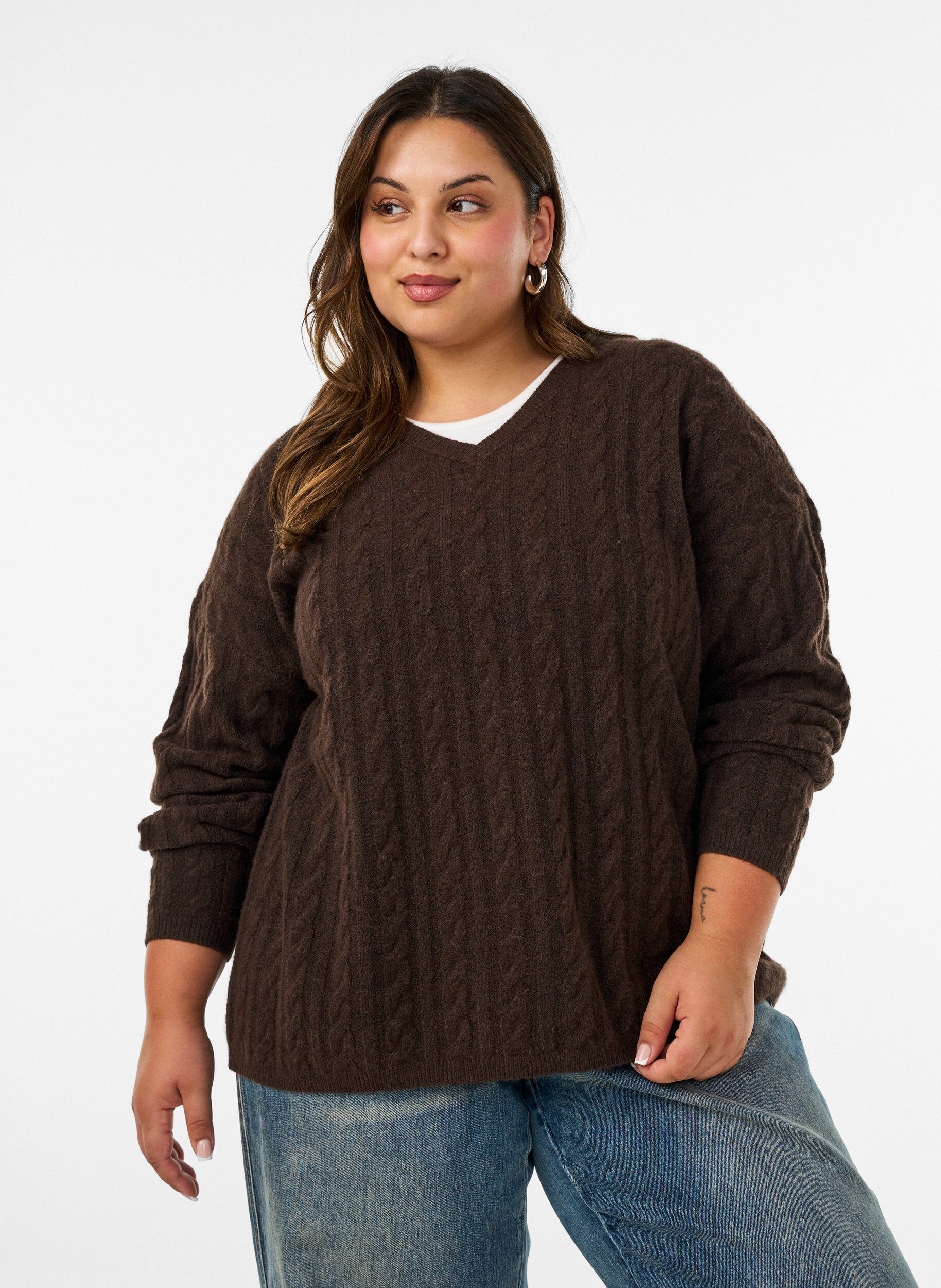 ZizziBluse aus Strick mit Zopfmuster und V-Ausschnitt, Braun, Model image number 0