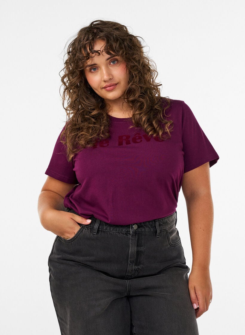 T-Shirt aus Bio-Baumwolle mit Text aus Velours, Lila, Model image number 0