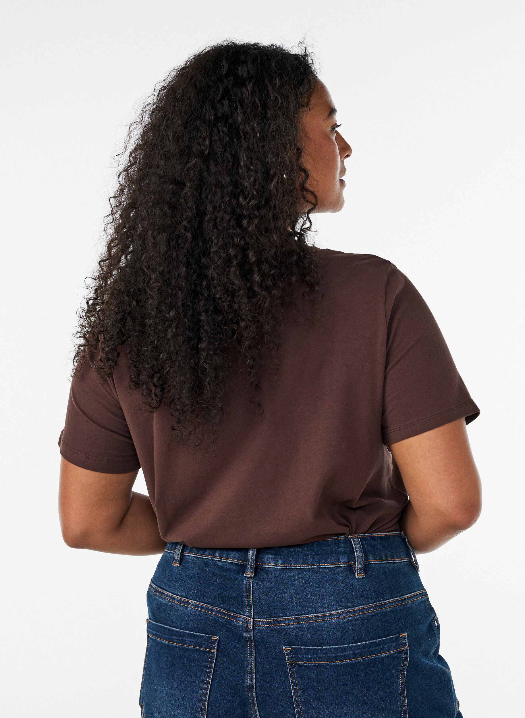 ZizziEinfarbiges basic T-Shirt aus Baumwolle, Braun, Model image number 2