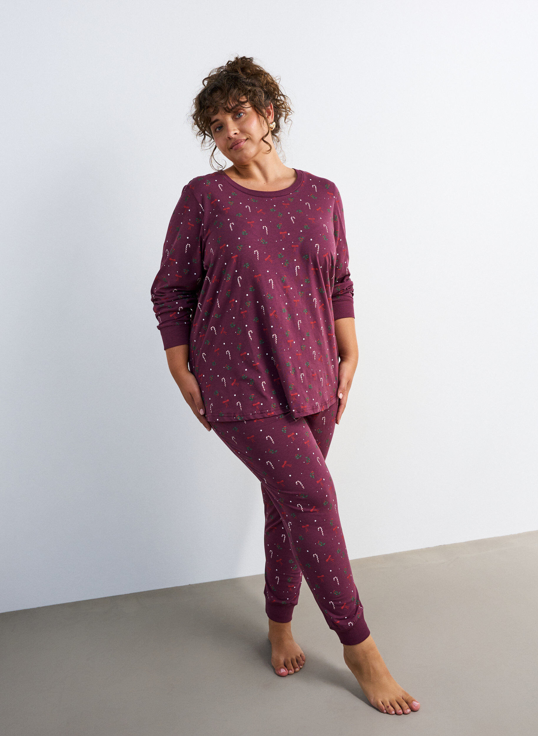 Bedruckte Pyjamahose, Dunkles Bordeaux, Model
