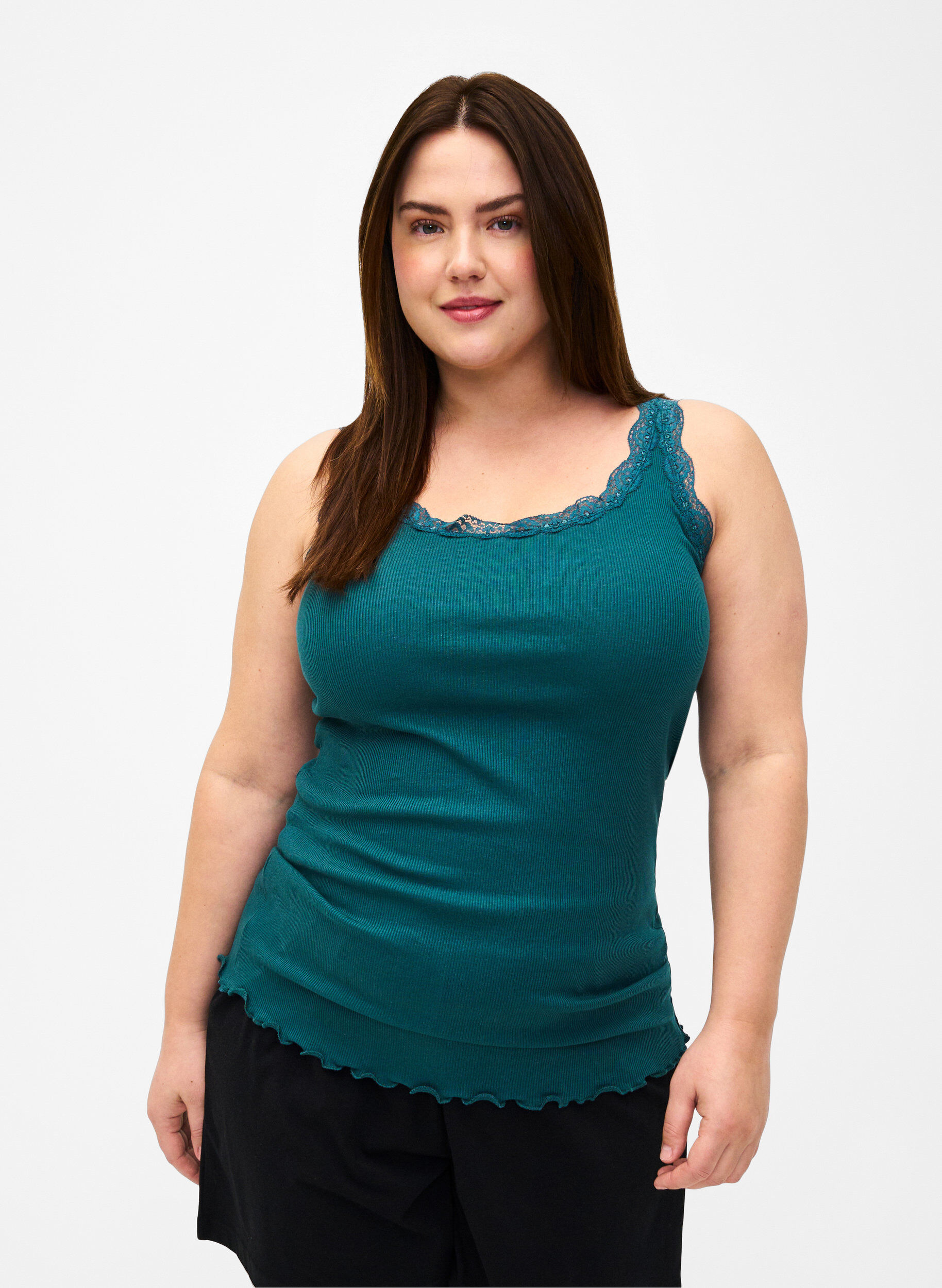 Top mit Spitzensaum, Gr&uuml;n, Model