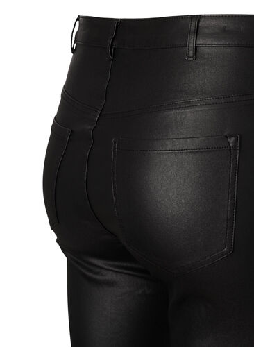 Beschichtete Ellen Jeans mit Bootcut, Black, Packshot image number 3