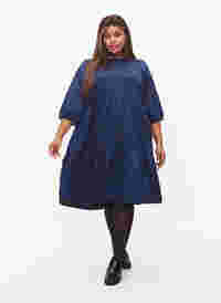 Kleid mit Rückenausschnitt und 3/4-Ärmeln, Maritime Blue, Model