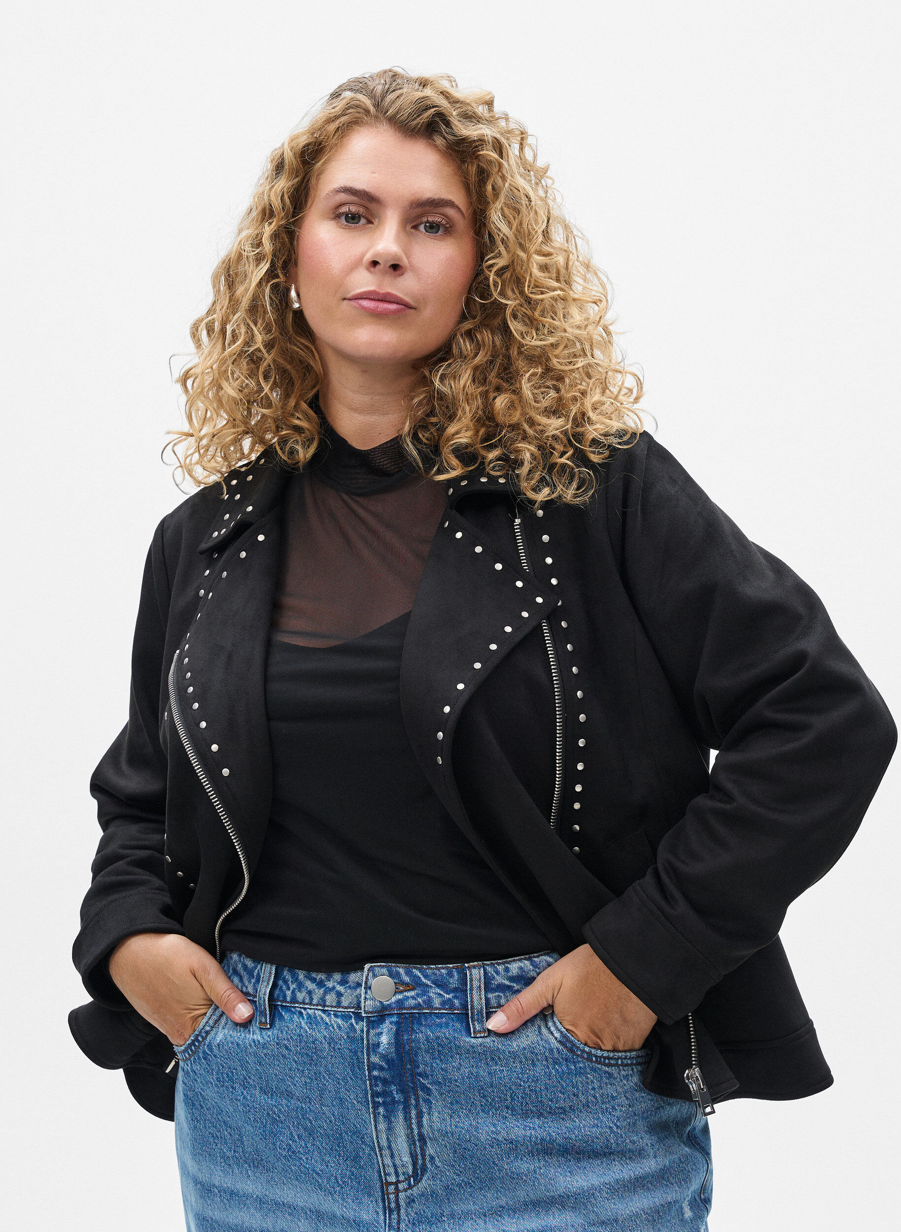 Bikerjacke aus Wildlederimitat mit Nieten, Schwarz, Model