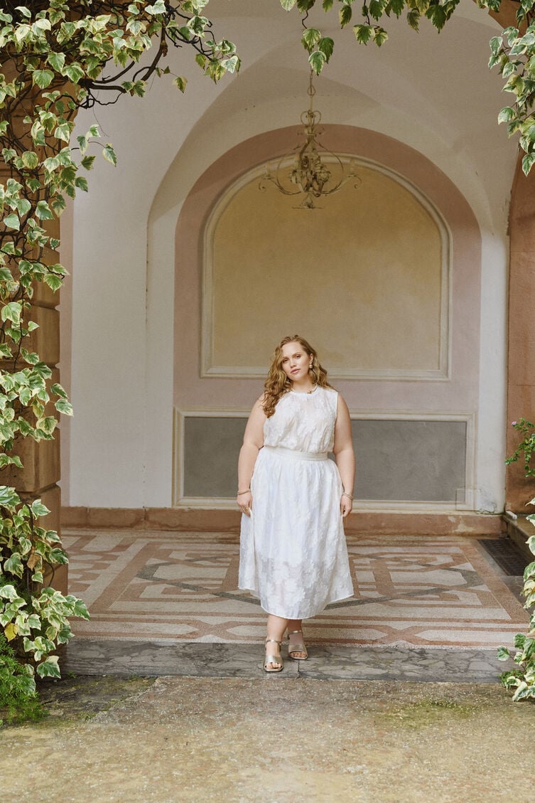 Gebl&uuml;mtes Set in Wei&szlig;, , Model