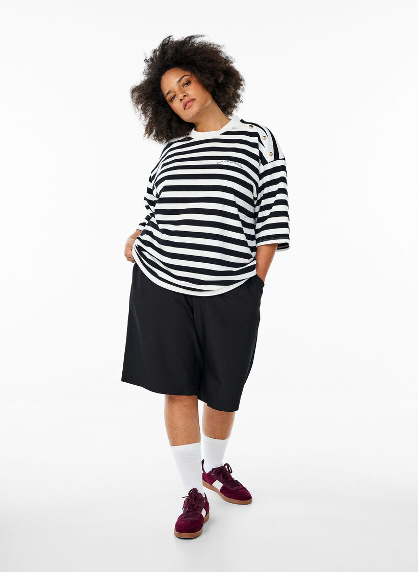 Gestreifte Bluse mit 3/4 Ärmeln und Knopfdetail, Schwarz, Model image number 1