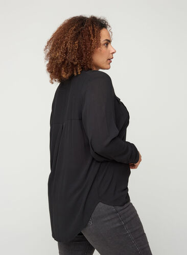 Bluse aus Viskose mit Brusttaschen, Black, Model image number 1