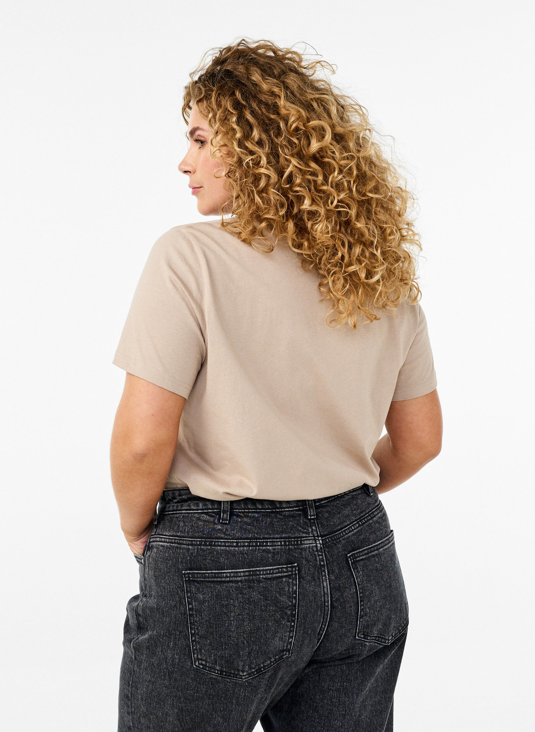 Zizzi Basic-T-Shirt aus Baumwolle mit Rundhalsausschnitt, Beige, Model image number 2