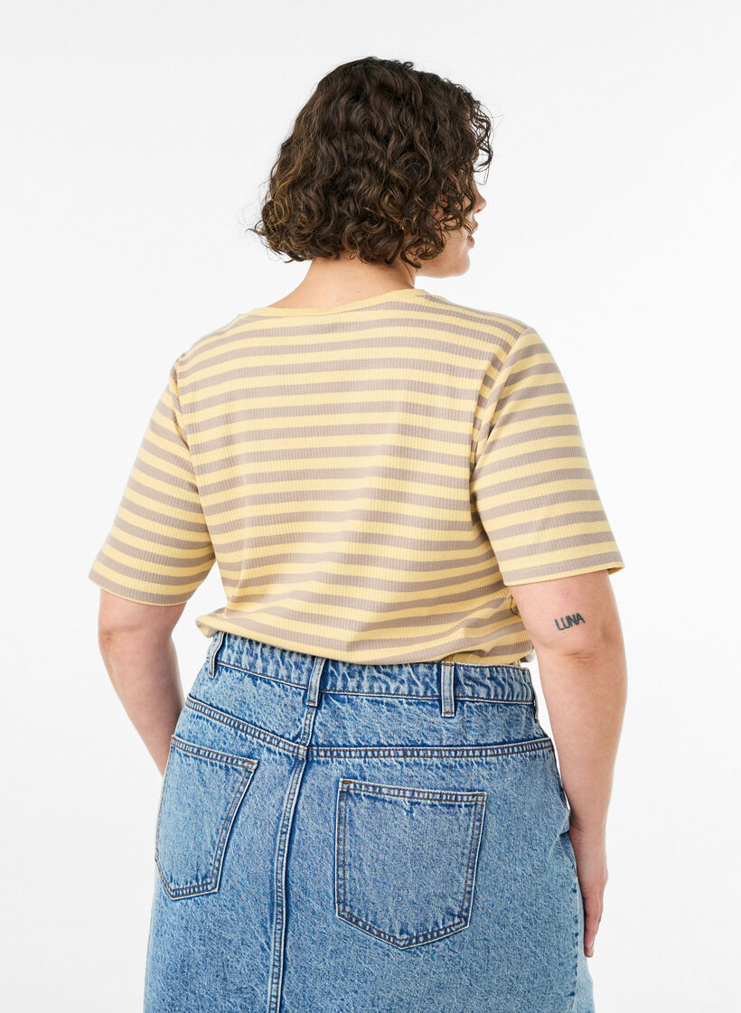 Gestreiftes T-Shirt mit gerippter Struktur, Gelb, Model image number 2